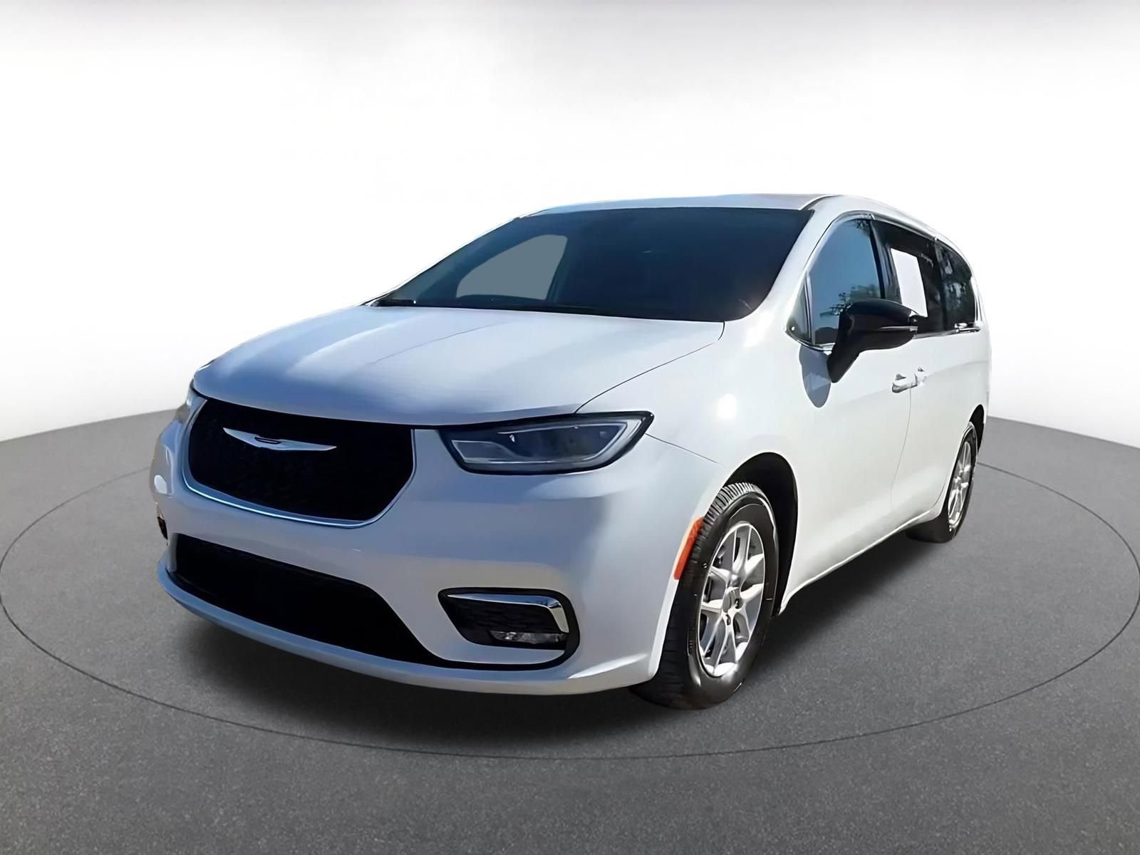 Thumbnail: 2024 Chrysler Pacifica - 7