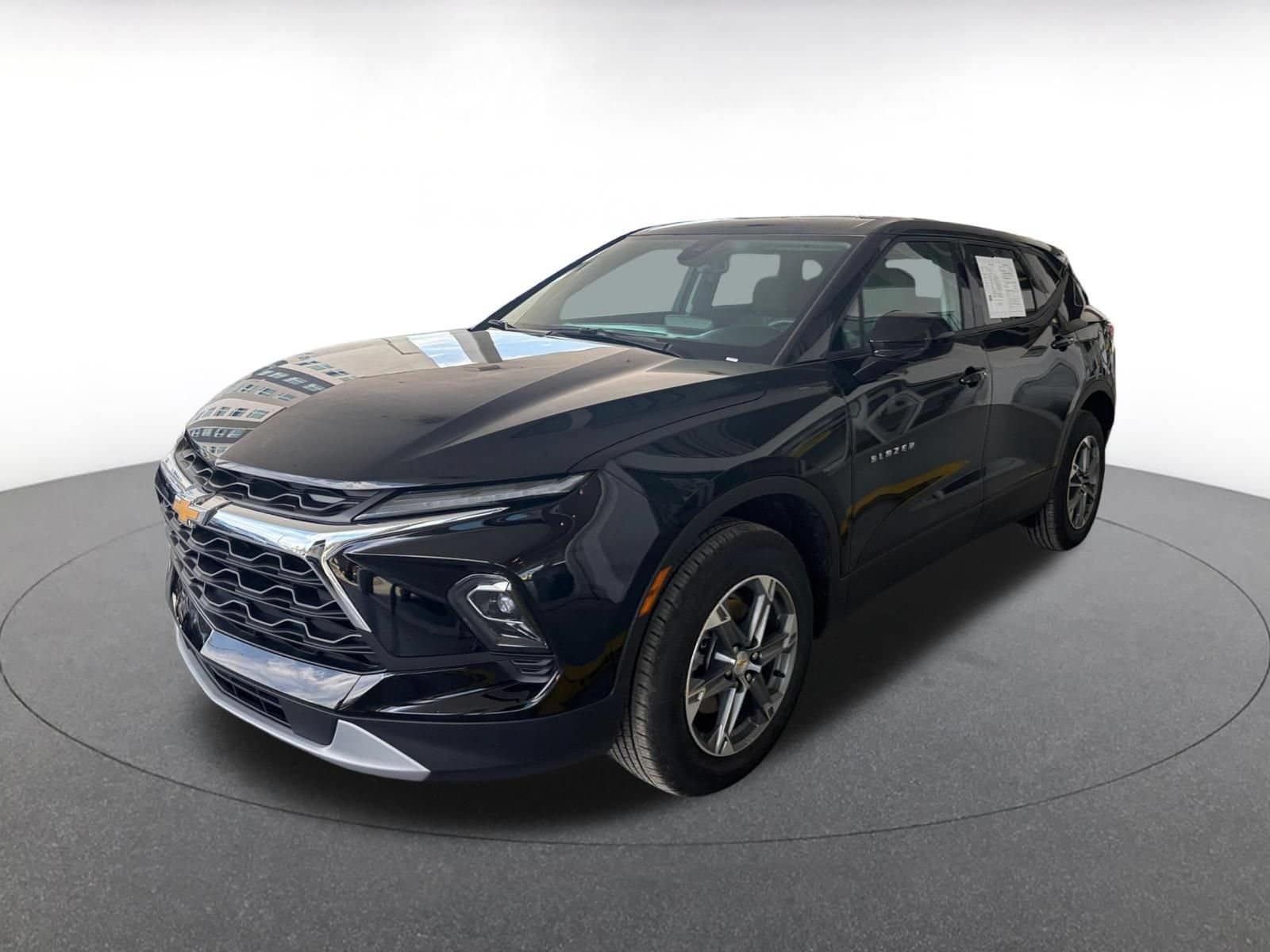 Thumbnail: 2026 Chevrolet Blazer - 3
