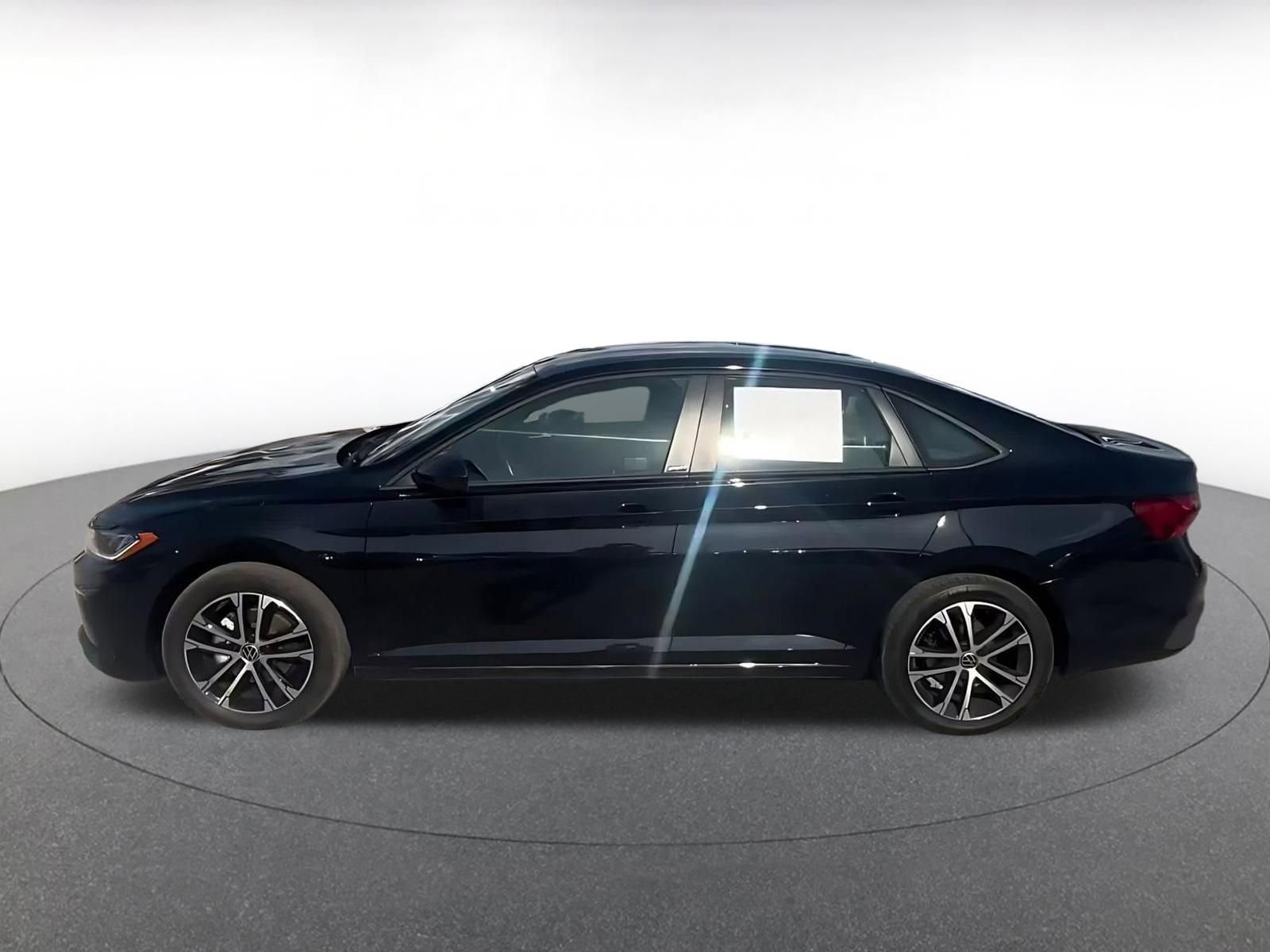 Thumbnail: 2025 Volkswagen Jetta - 9