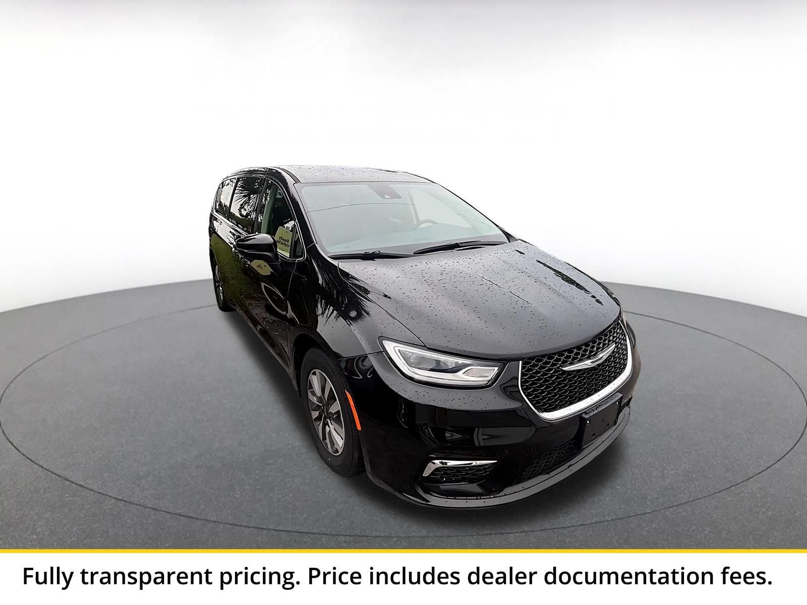 Thumbnail: 2023 Chrysler Pacifica - 1