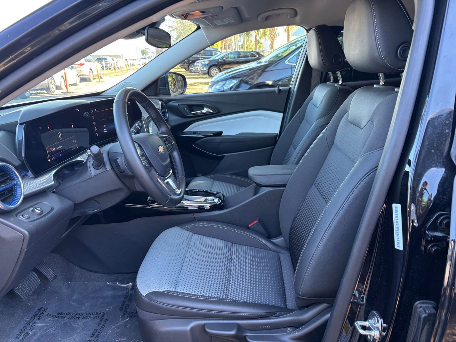 Thumbnail: 2025 Chevrolet Trax - 28