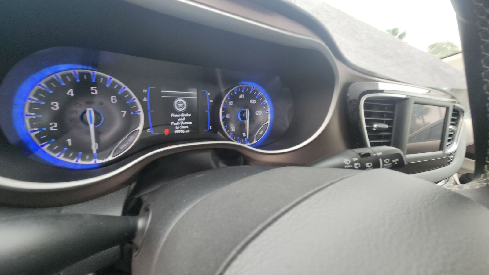 Thumbnail: 2023 Chrysler Voyager - 10