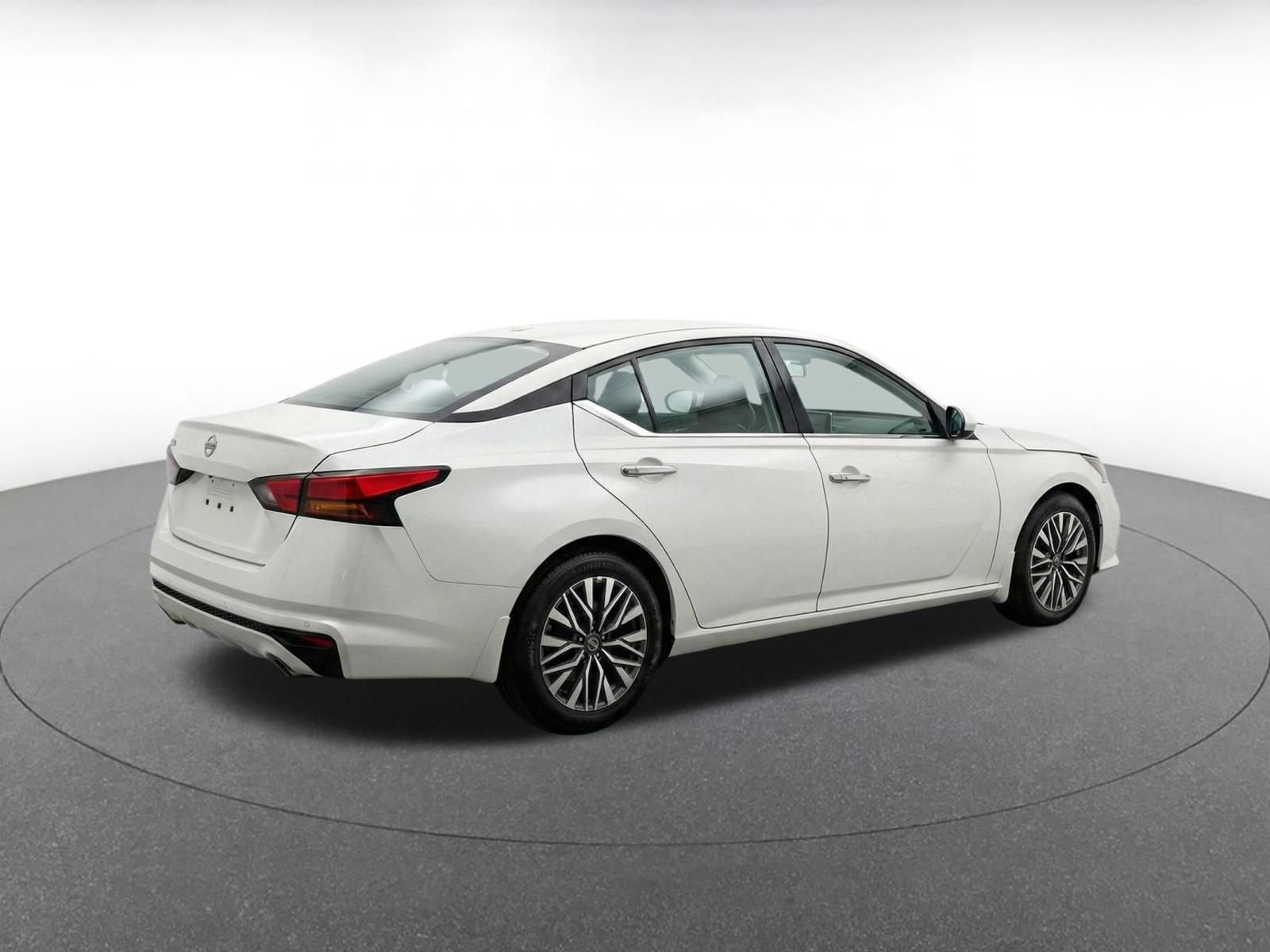 Thumbnail: 2025 Nissan Altima - 11