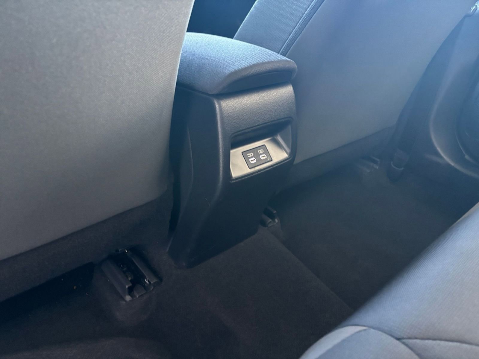 Thumbnail: 2025 Toyota Corolla - 27