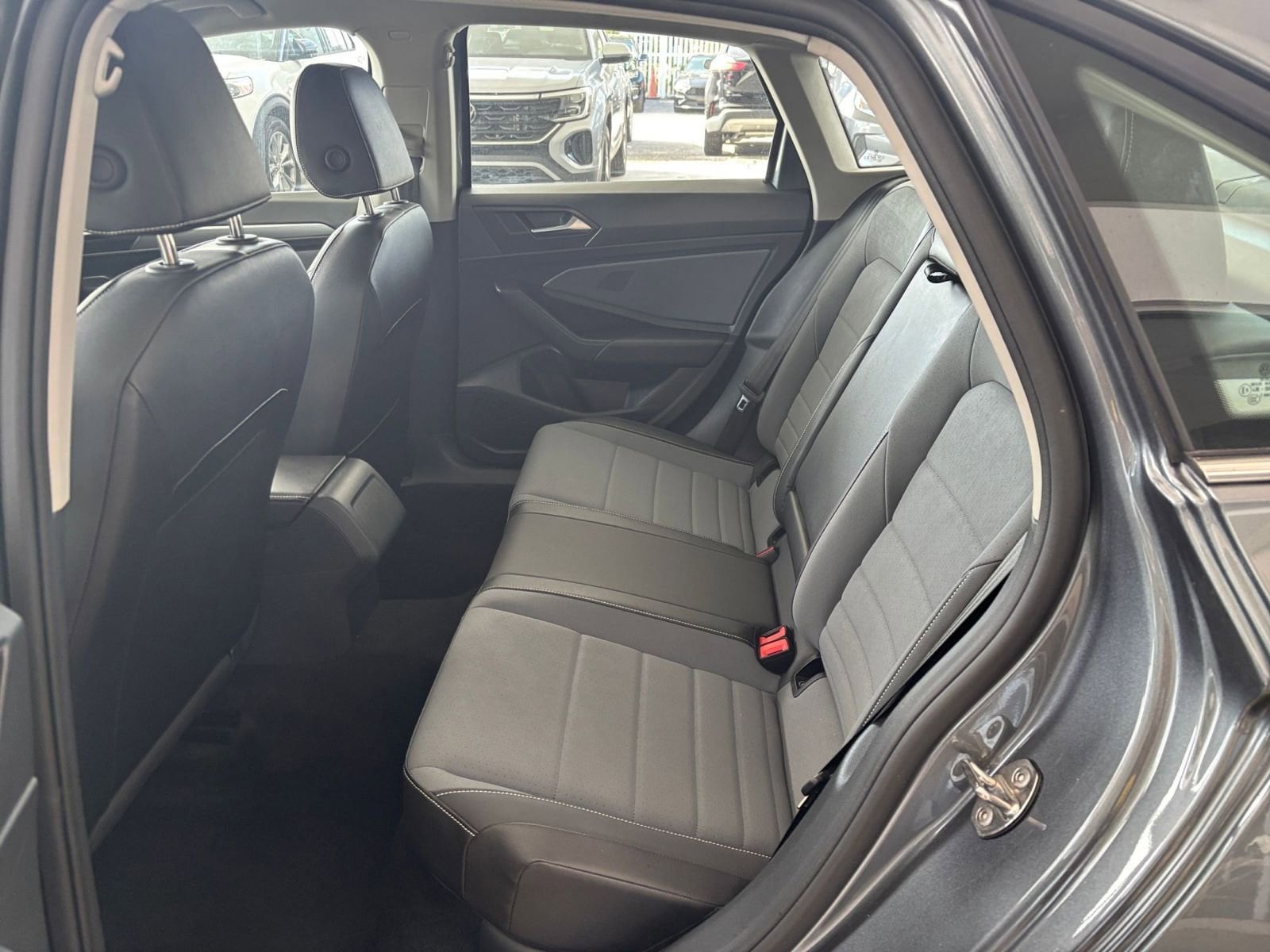 Thumbnail: 2025 Volkswagen Jetta - 24