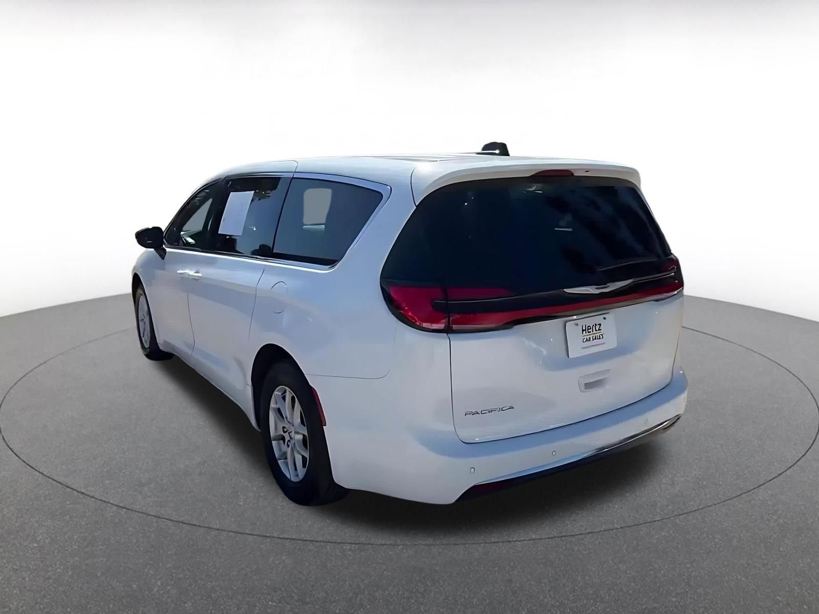 Thumbnail: 2025 Chrysler Pacifica - 11