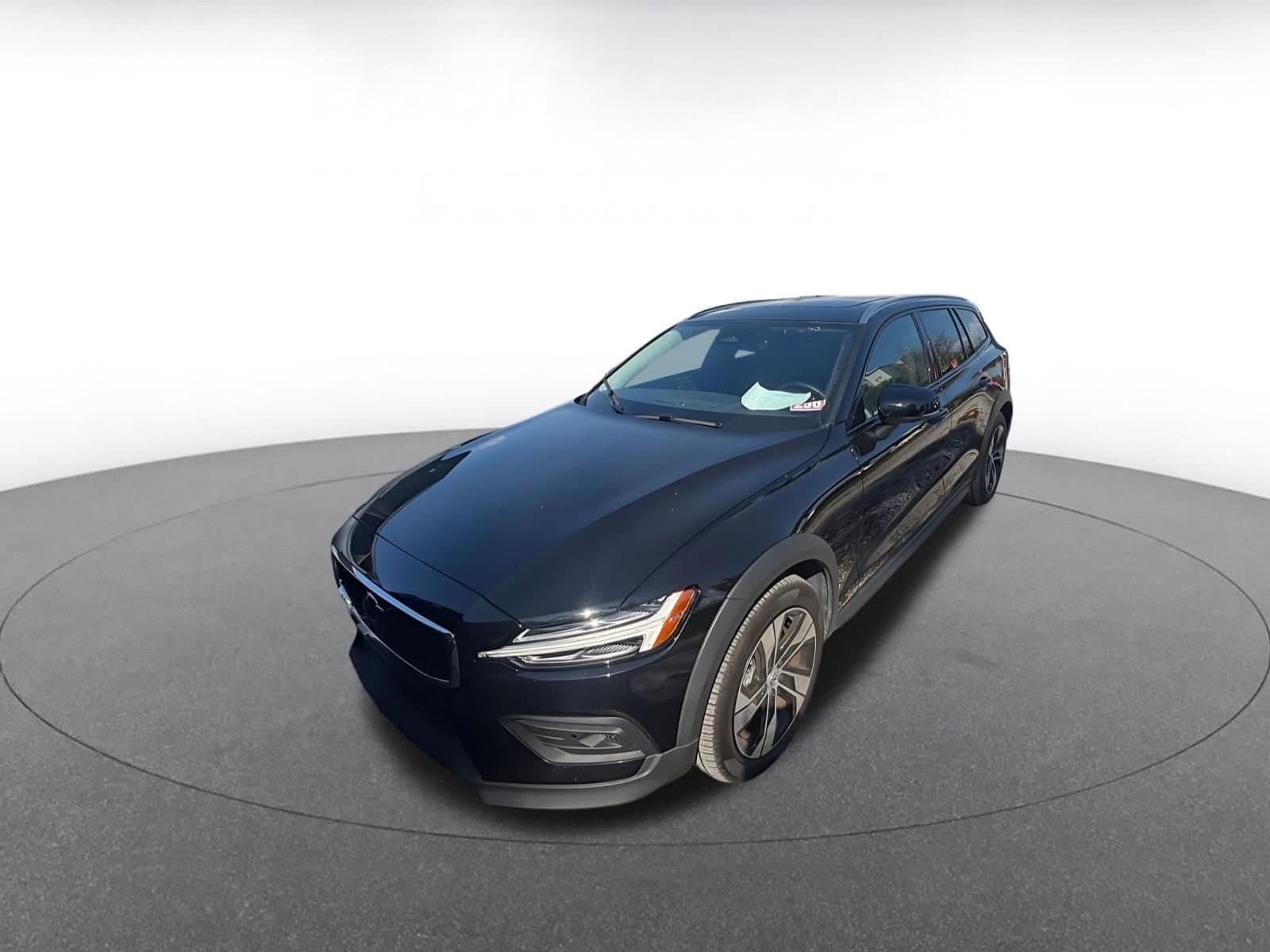 Thumbnail: 2025 Volvo S60 - 4