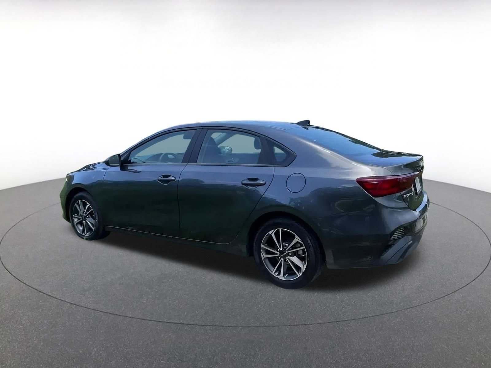 Thumbnail: 2024 Kia Forte - 10