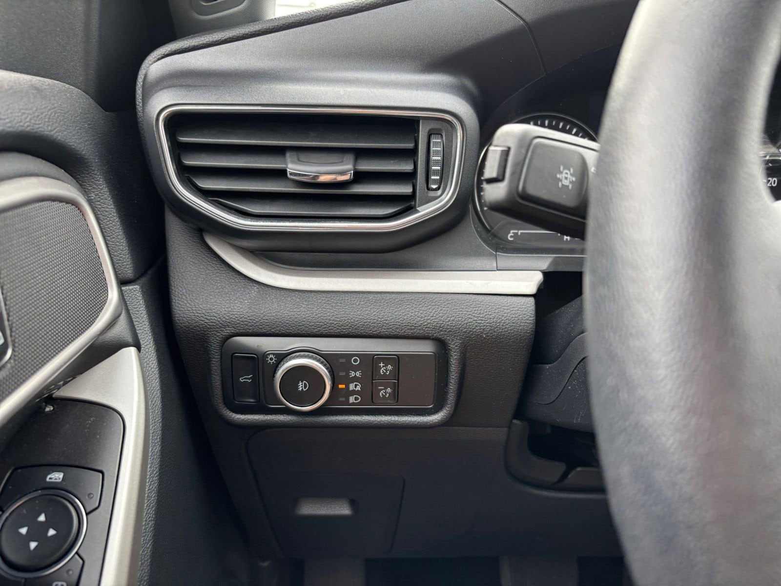 Thumbnail: 2024 Ford Explorer - 34