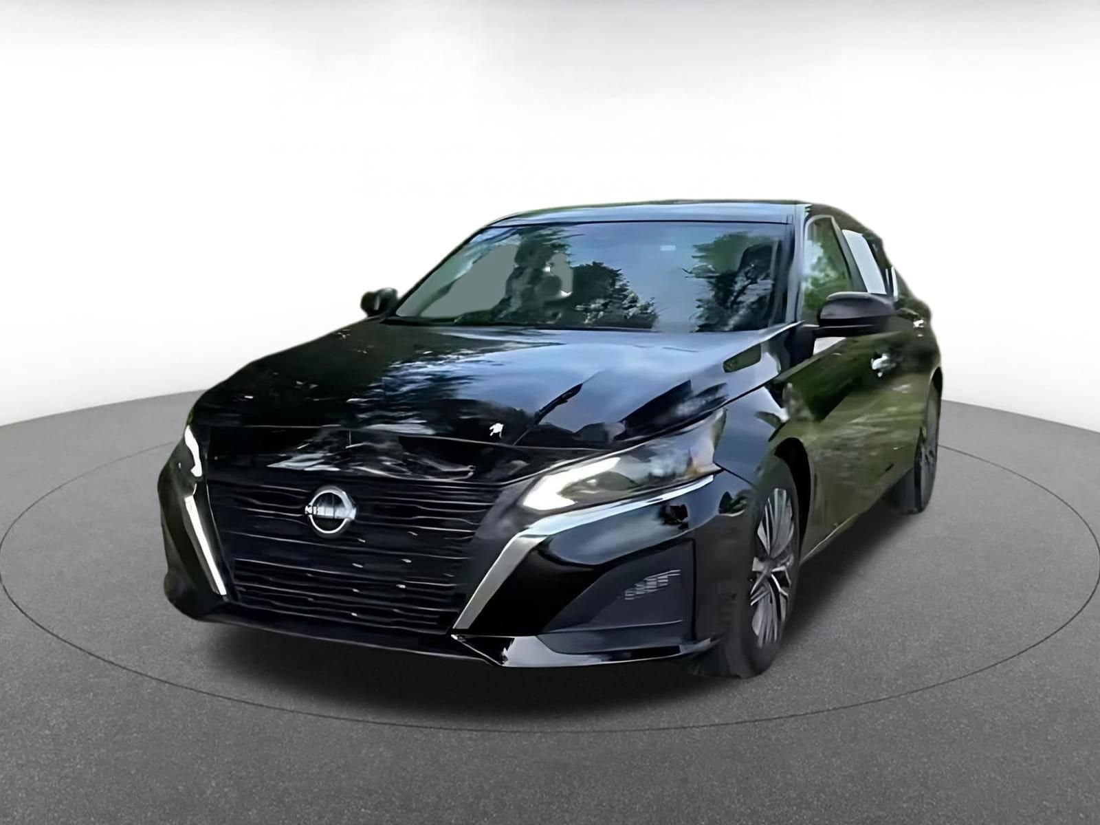 Thumbnail: 2025 Nissan Altima - 4