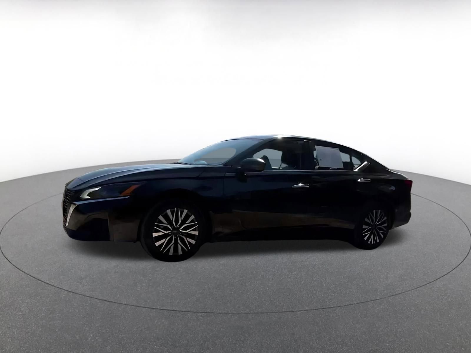 Thumbnail: 2025 Nissan Altima - 8