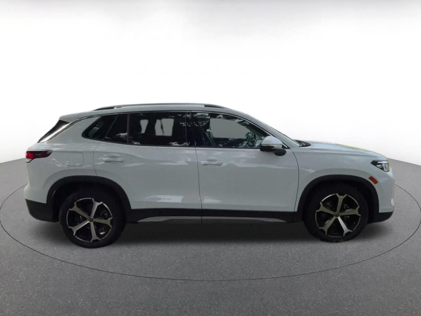 Thumbnail: 2026 Volkswagen Tiguan - 13