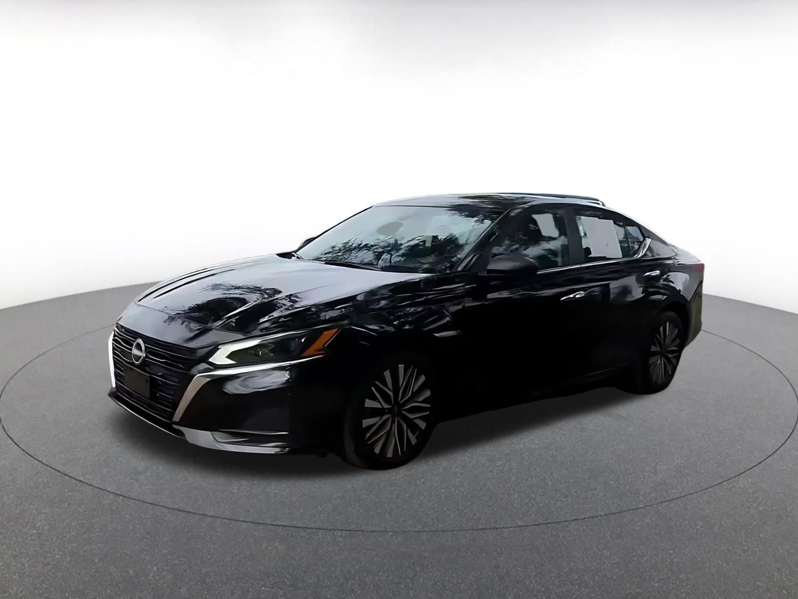 Thumbnail: 2025 Nissan Altima - 8