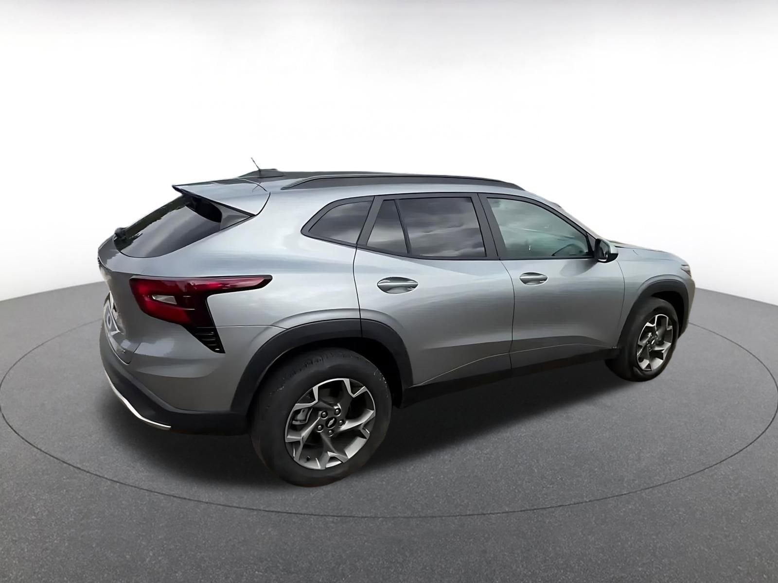 Thumbnail: 2025 Chevrolet Trax - 15