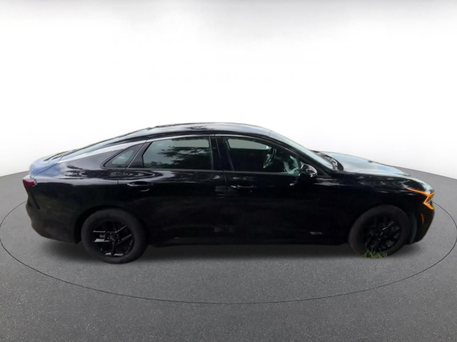 Thumbnail: 2025 Kia K5 - 13