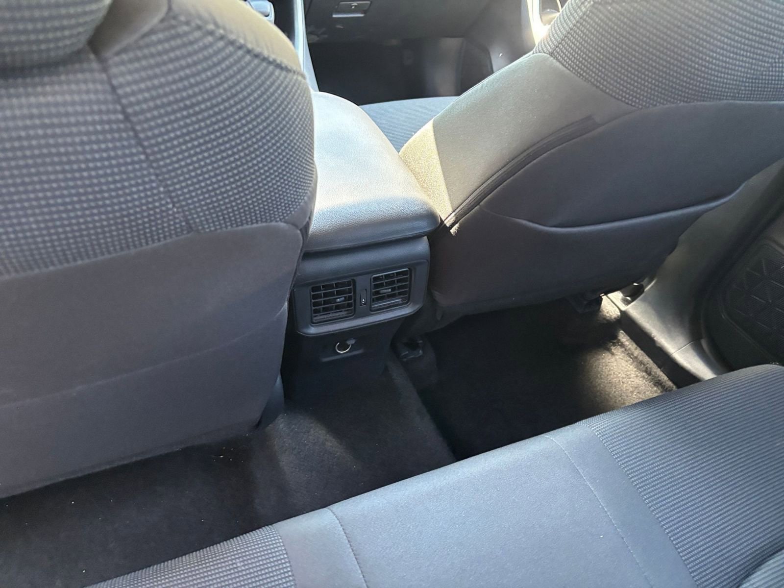 Thumbnail: 2025 Toyota RAV4 - 24