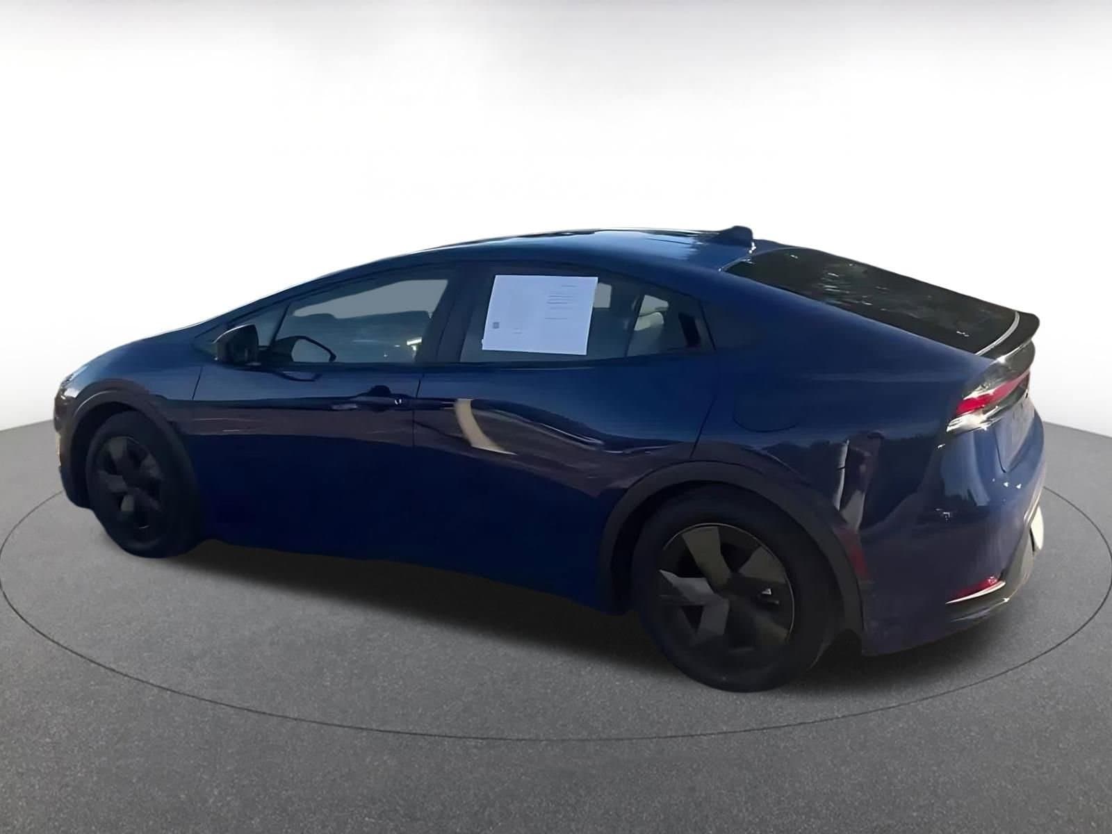 Thumbnail: 2025 Toyota Prius - 10