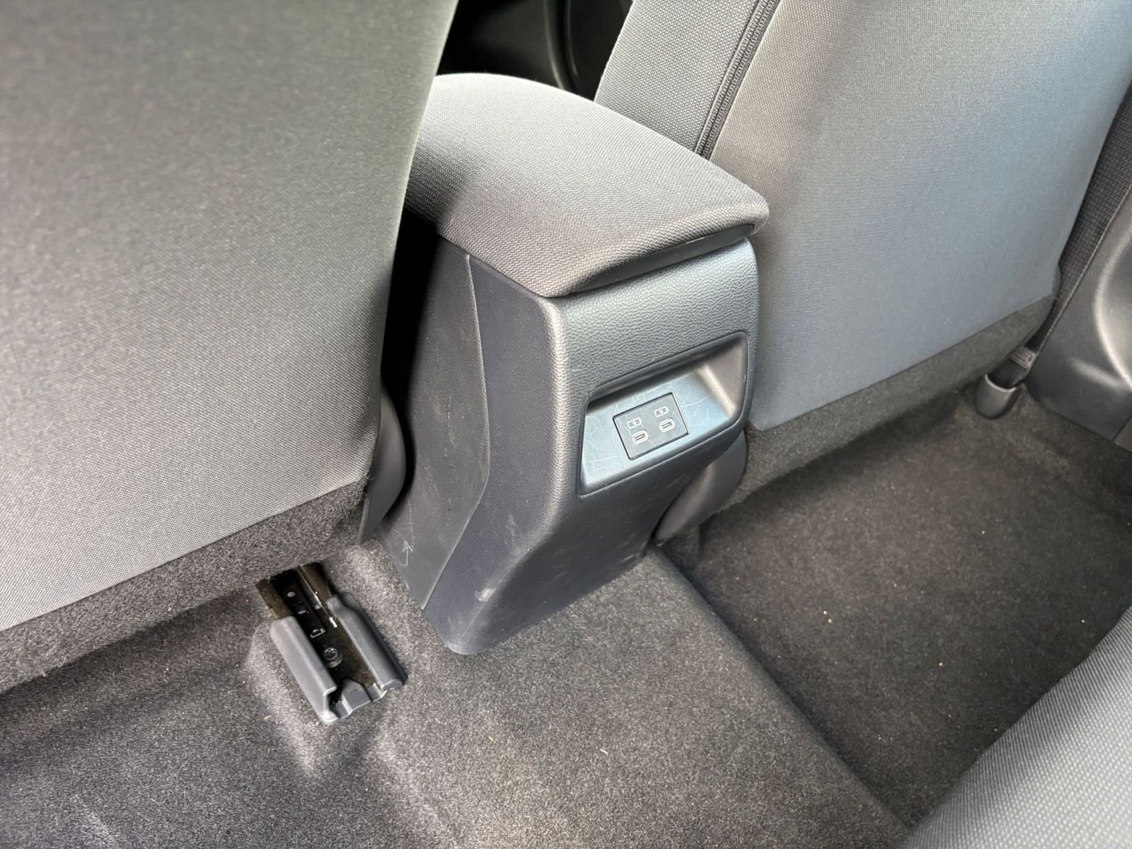 Thumbnail: 2025 Toyota Corolla - 24