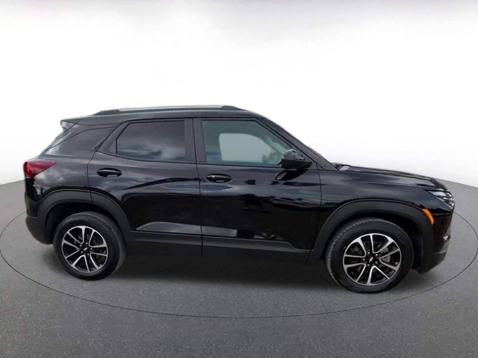 Thumbnail: 2025 Chevrolet TrailBlazer - 16