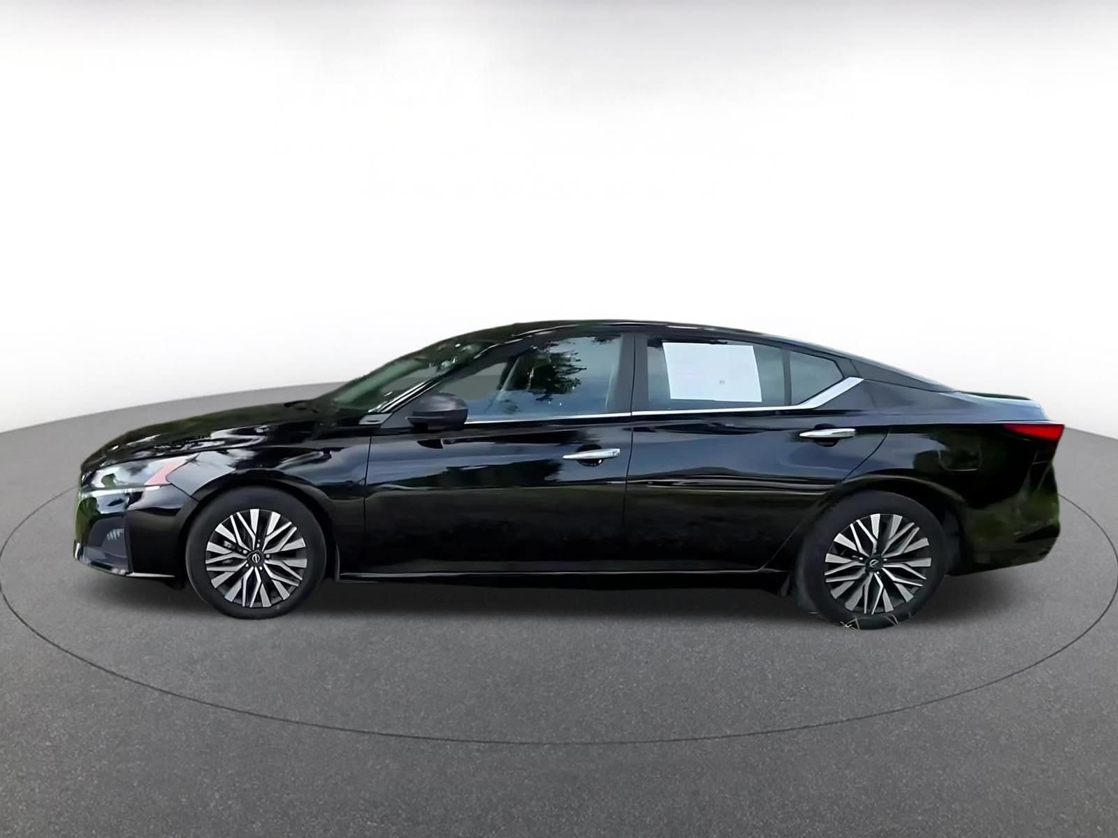 Thumbnail: 2025 Nissan Altima - 8
