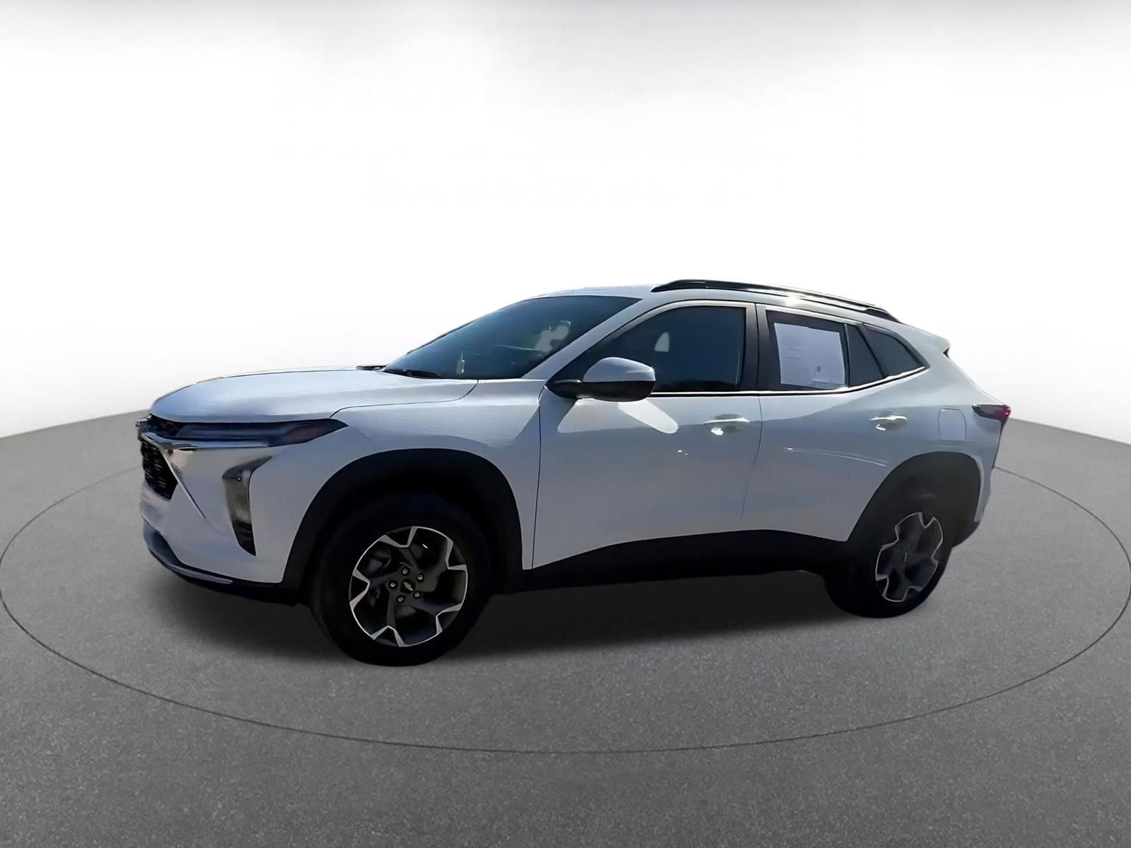 Thumbnail: 2025 Chevrolet Trax - 8