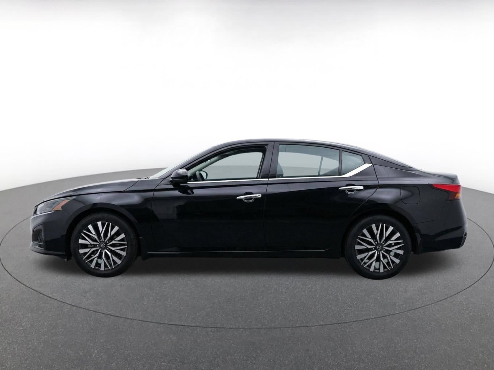 Thumbnail: 2025 Nissan Altima - 4
