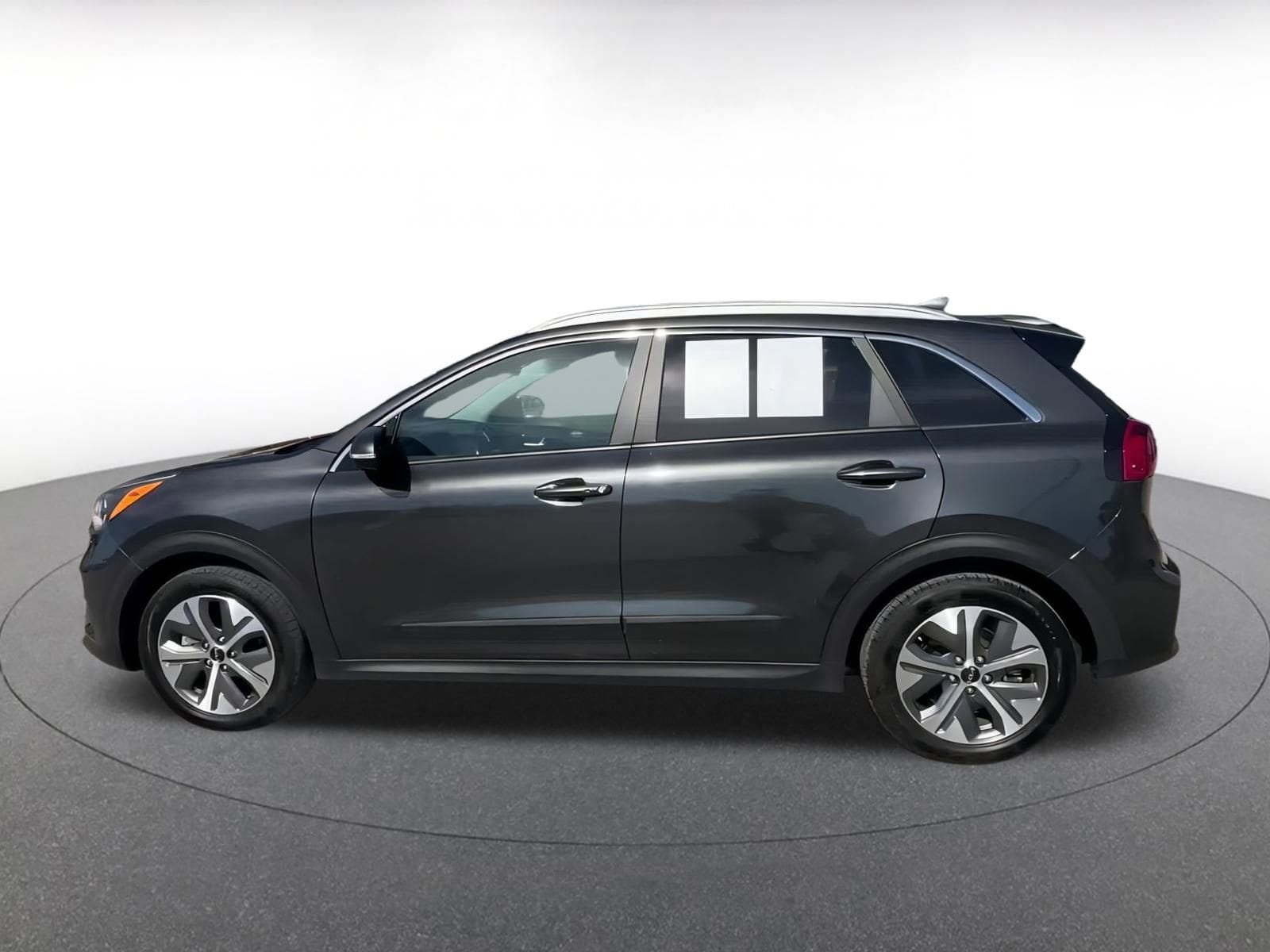 Thumbnail: 2022 Kia Niro - 9