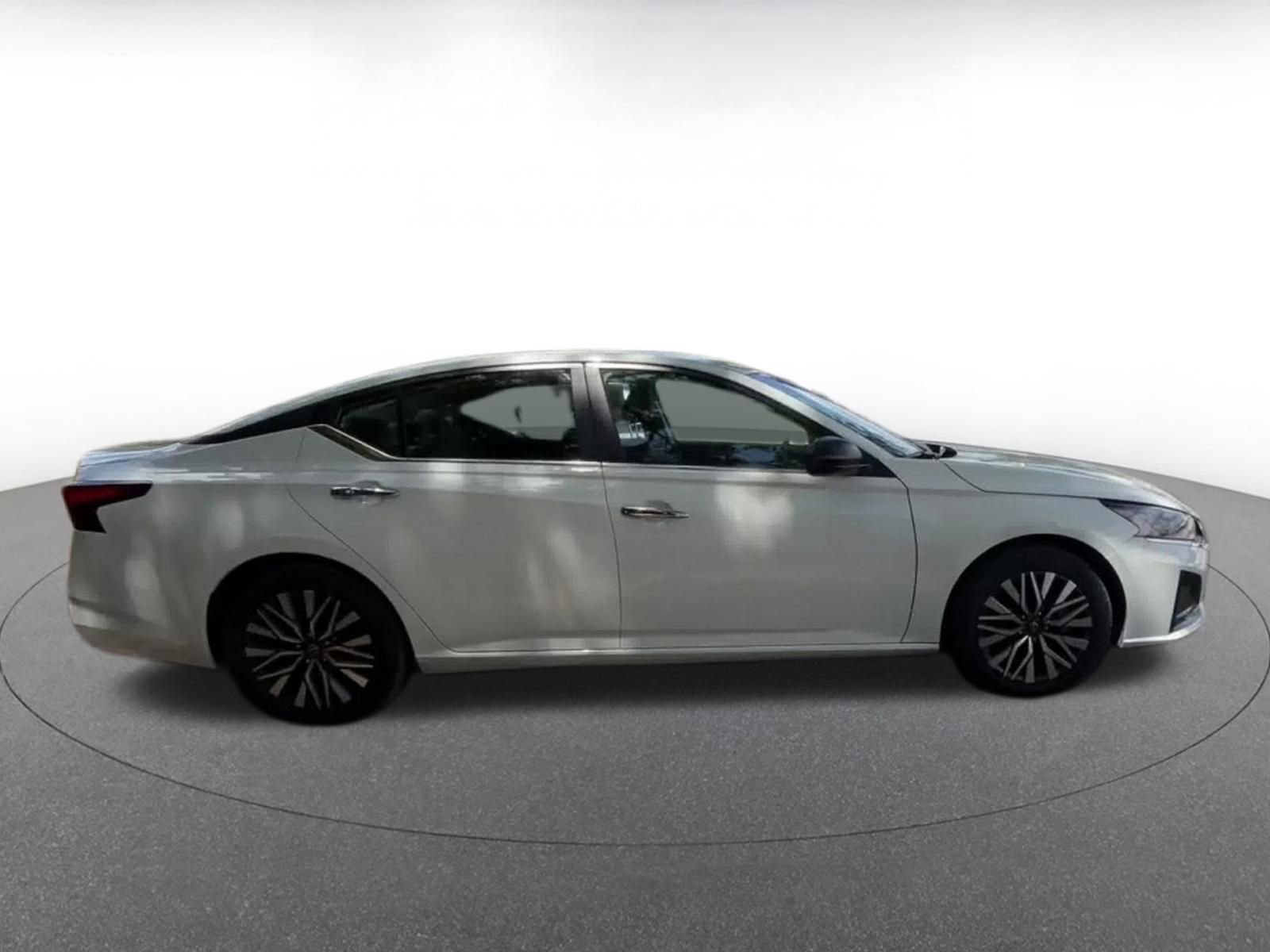 Thumbnail: 2025 Nissan Altima - 16