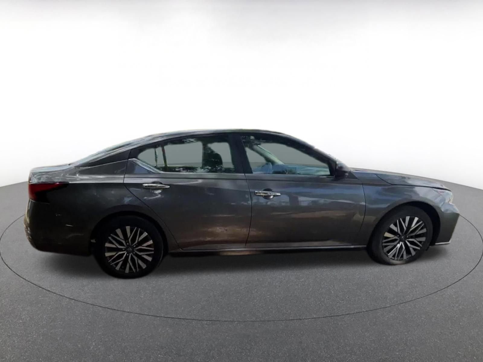 Thumbnail: 2025 Nissan Altima - 16