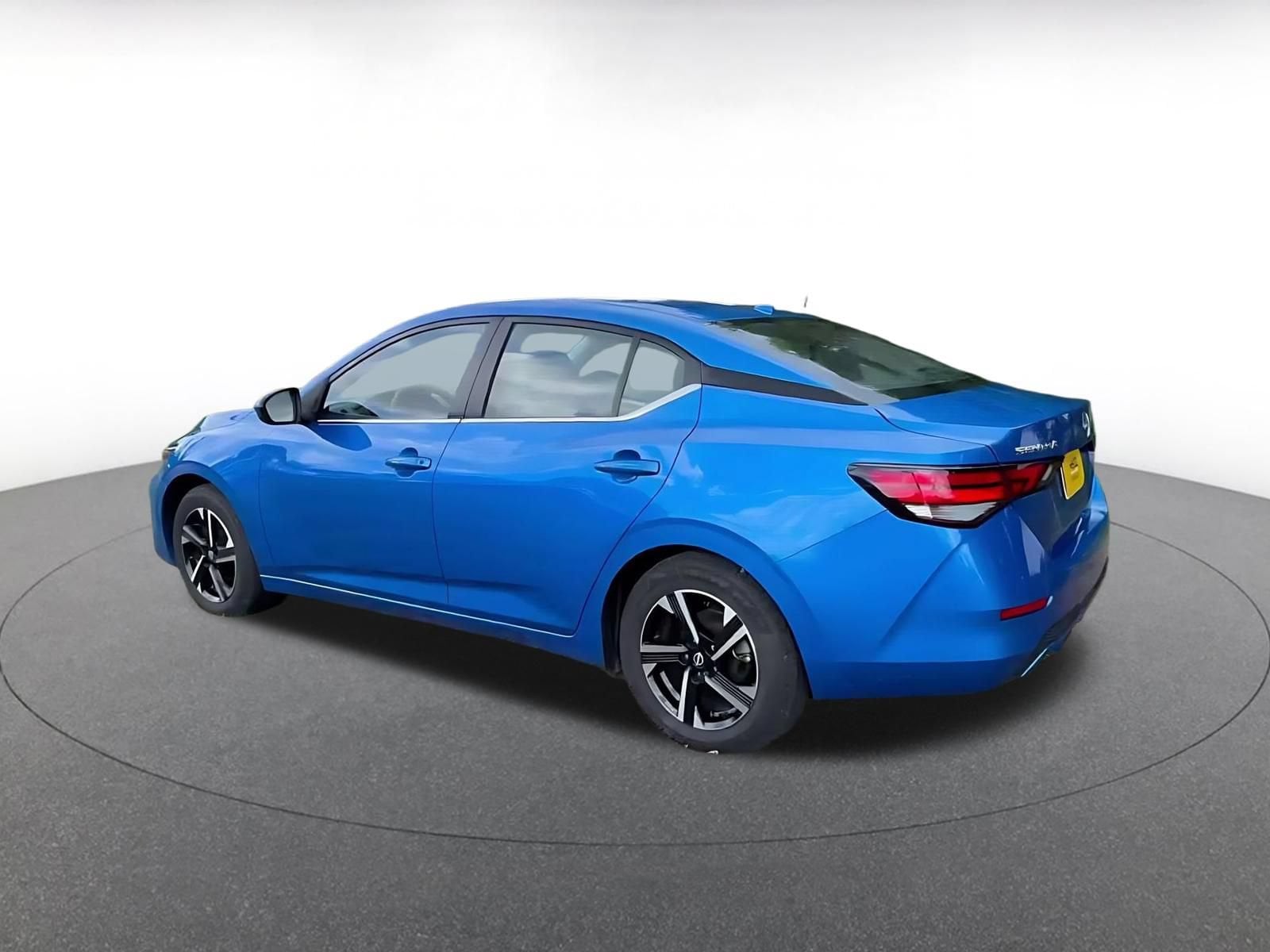 Thumbnail: 2025 Nissan Sentra - 9
