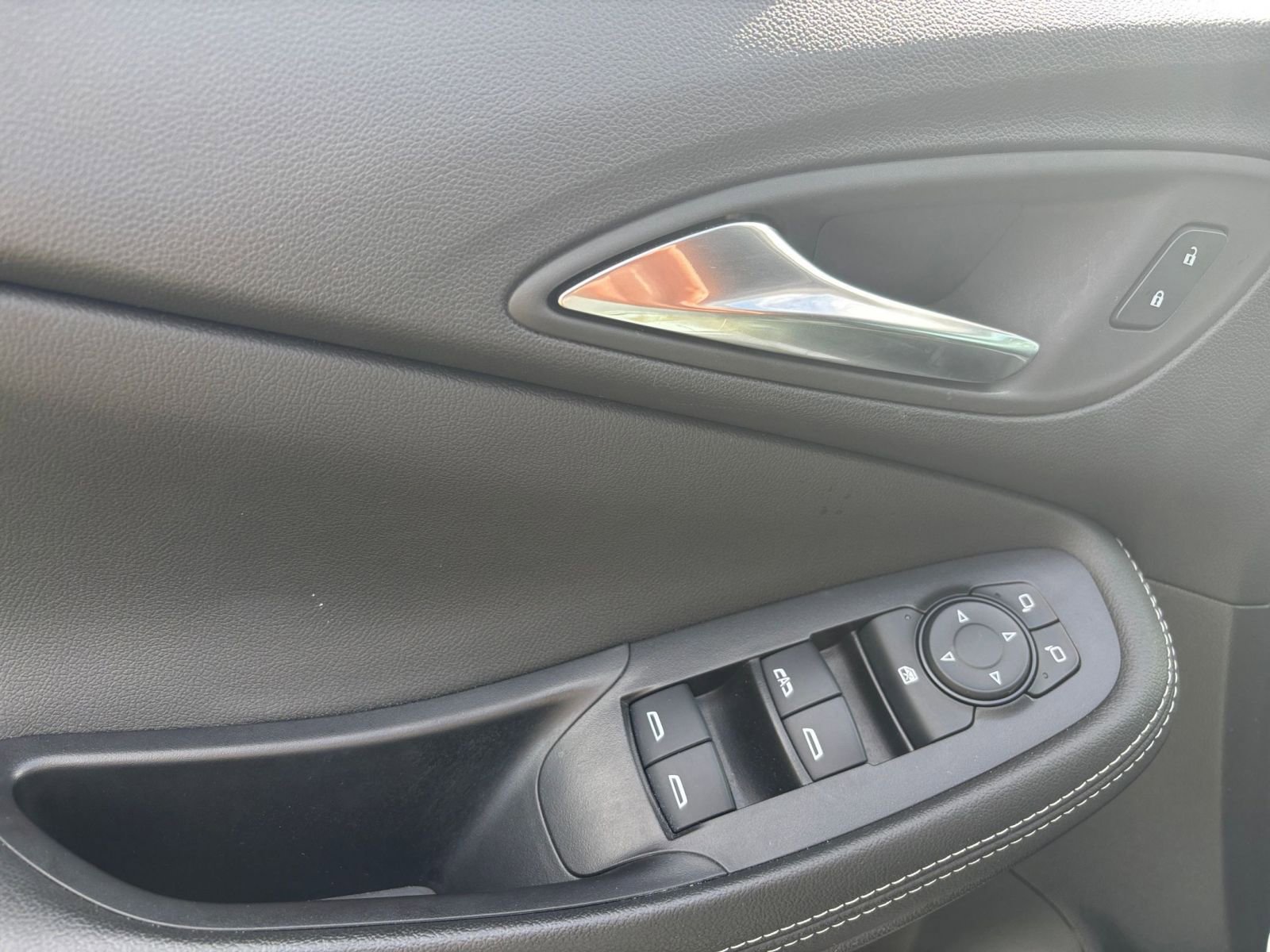 Thumbnail: 2025 Buick Encore GX - 18