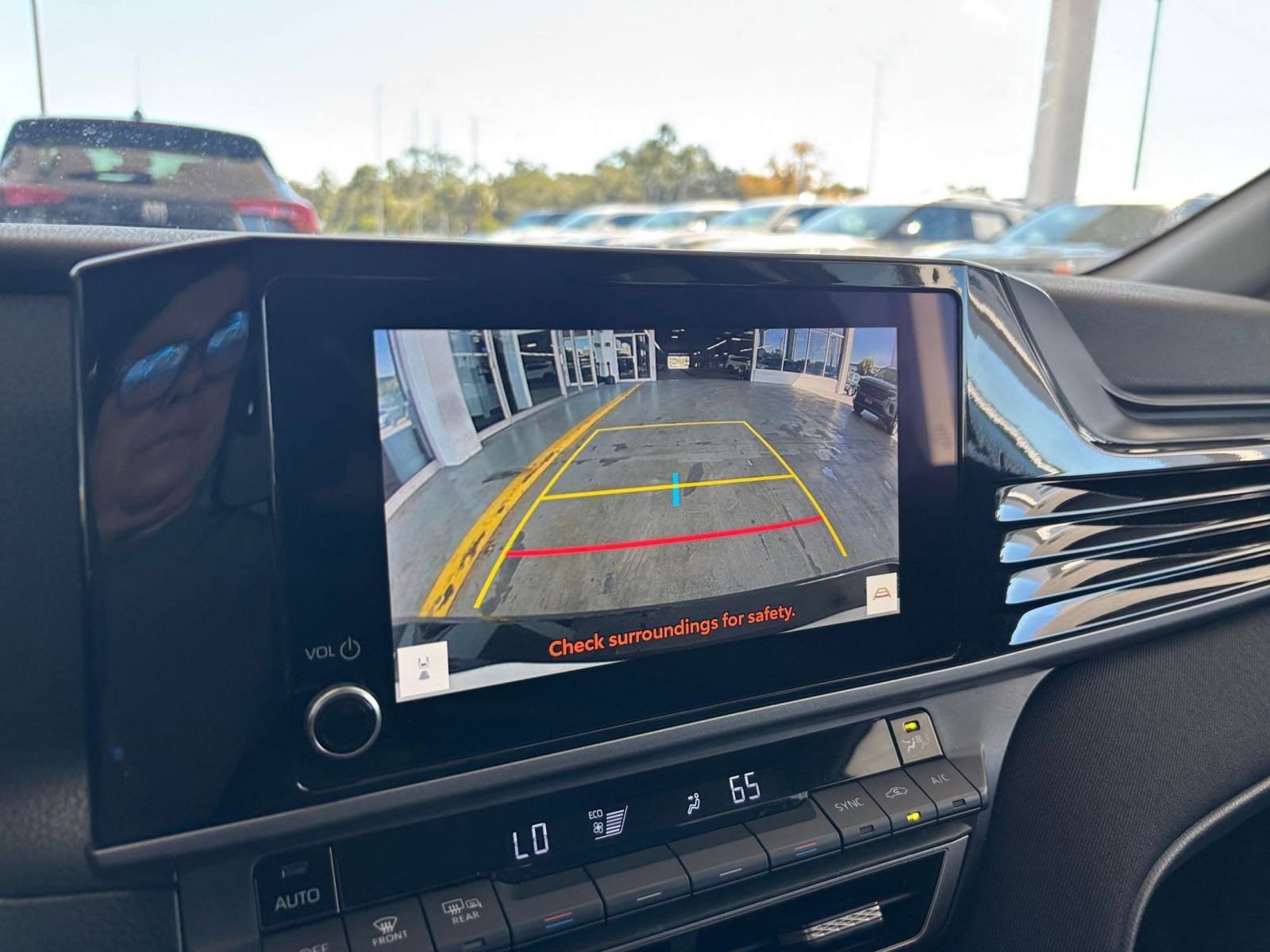 Thumbnail: 2025 Toyota Camry - 17