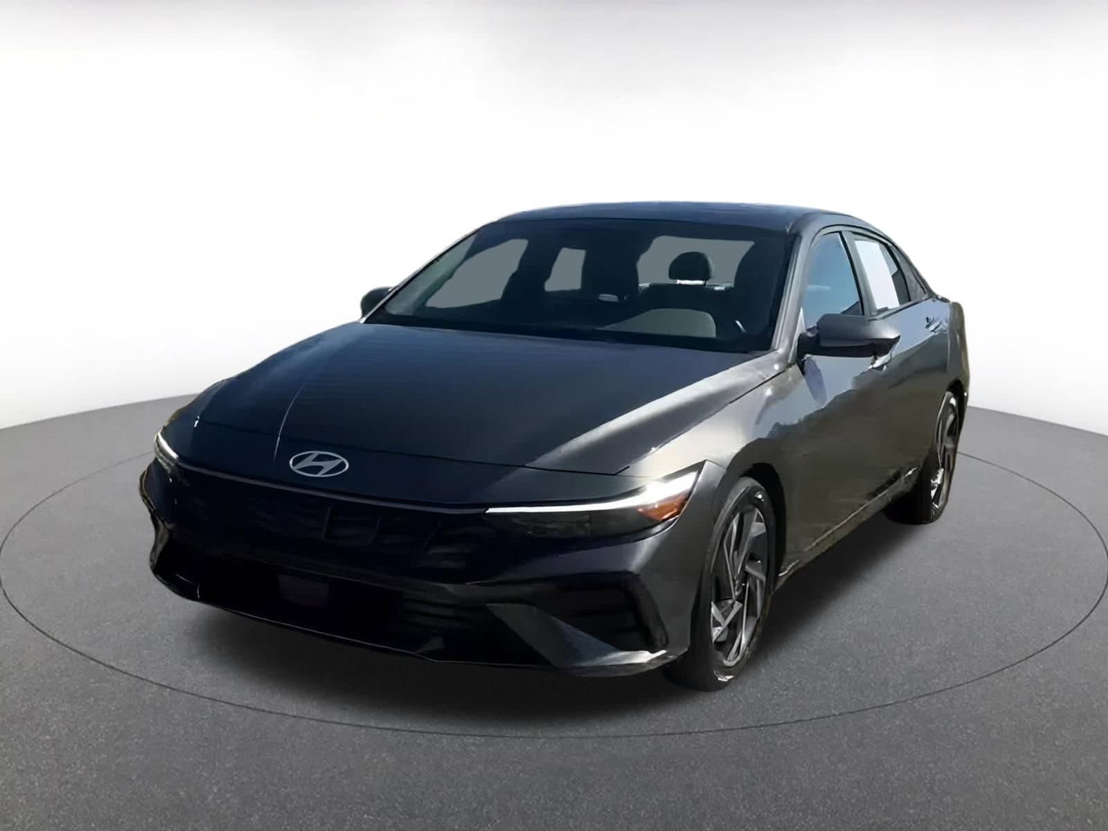 Thumbnail: 2025 Hyundai Elantra - 4