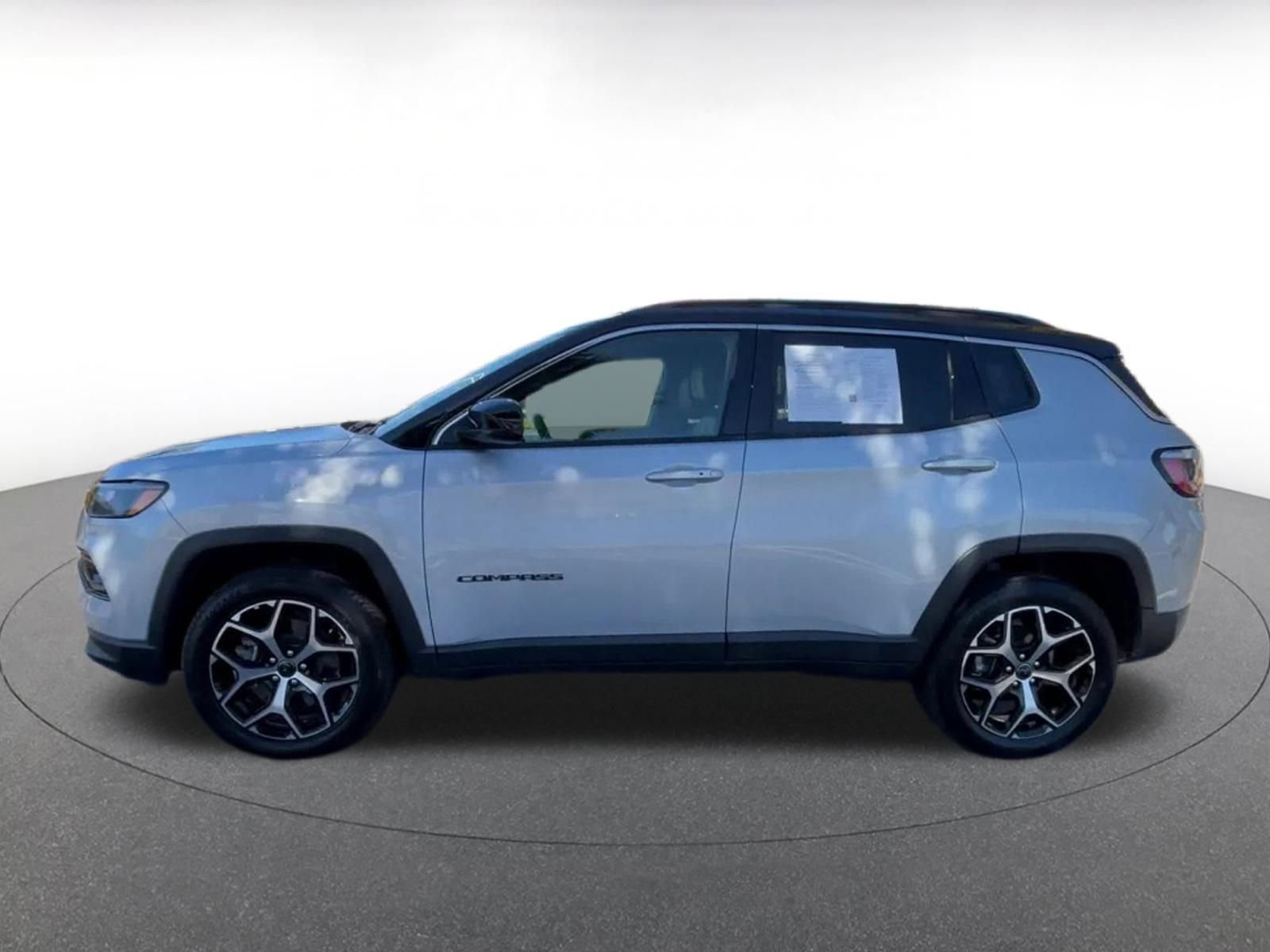 Thumbnail: 2025 Jeep Compass - 9