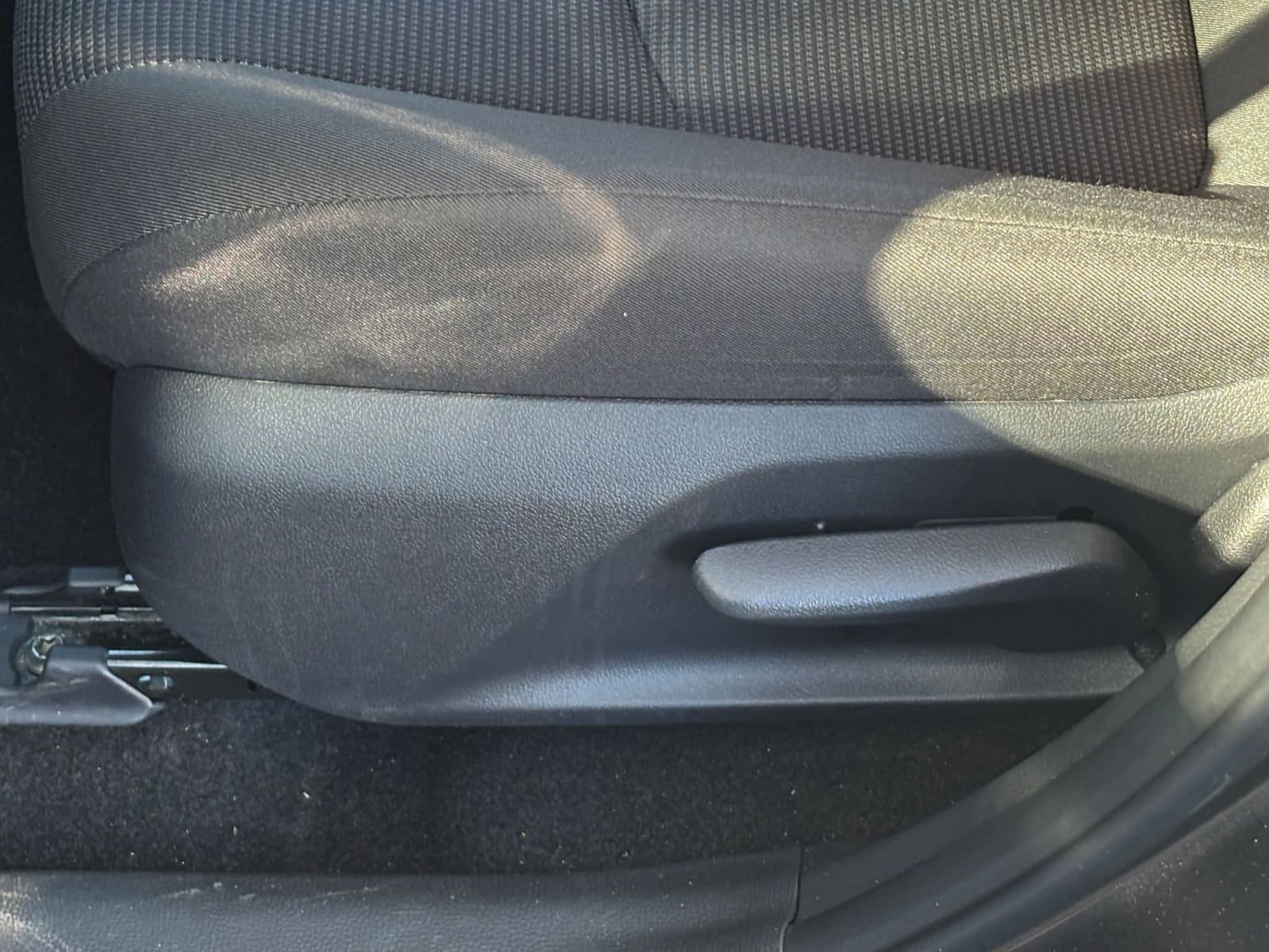 Thumbnail: 2025 Toyota RAV4 - 23