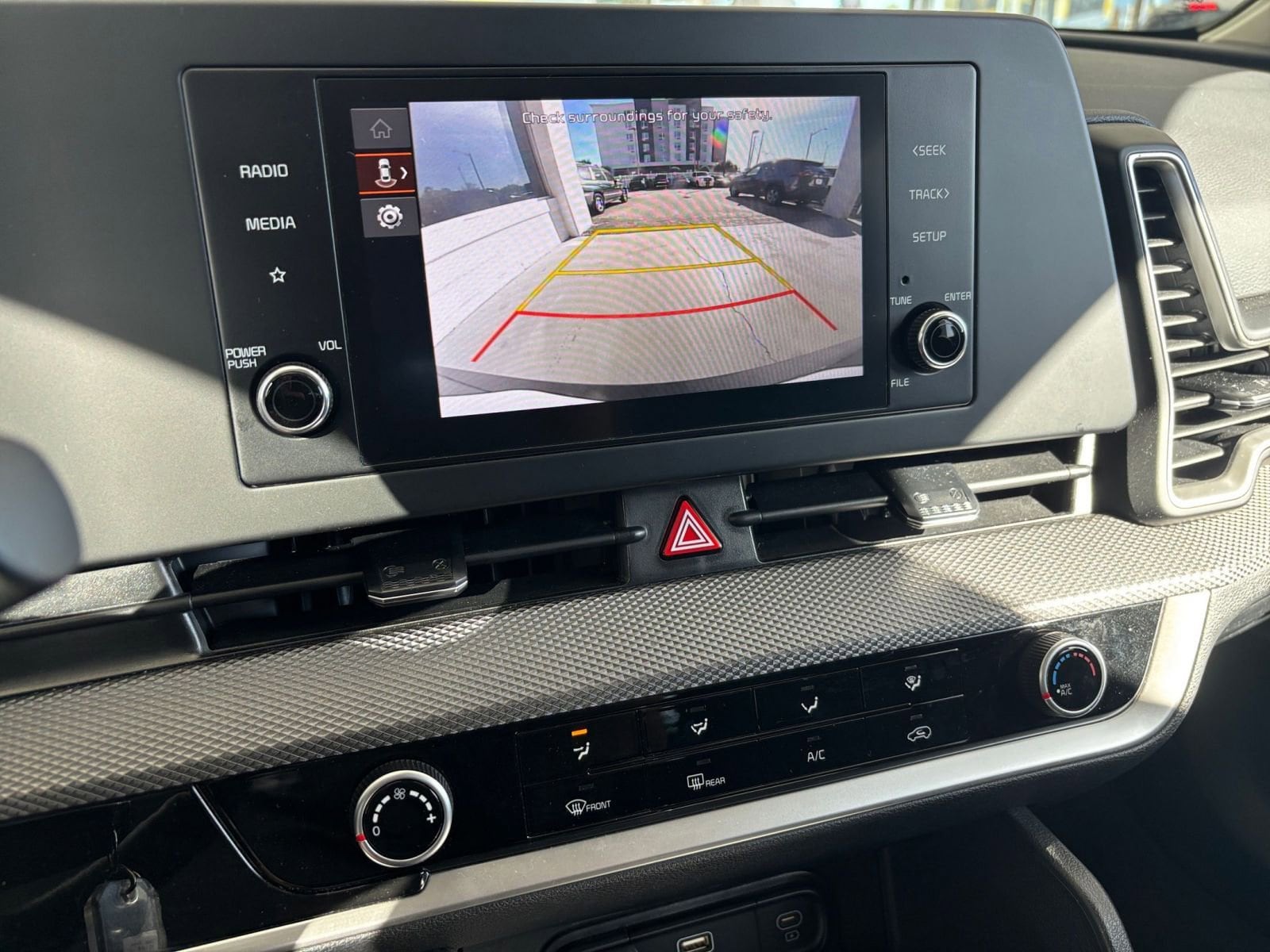 Thumbnail: 2025 Kia Sportage - 17