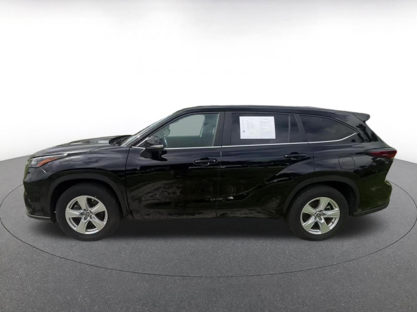 Thumbnail: 2025 Toyota Highlander - 9