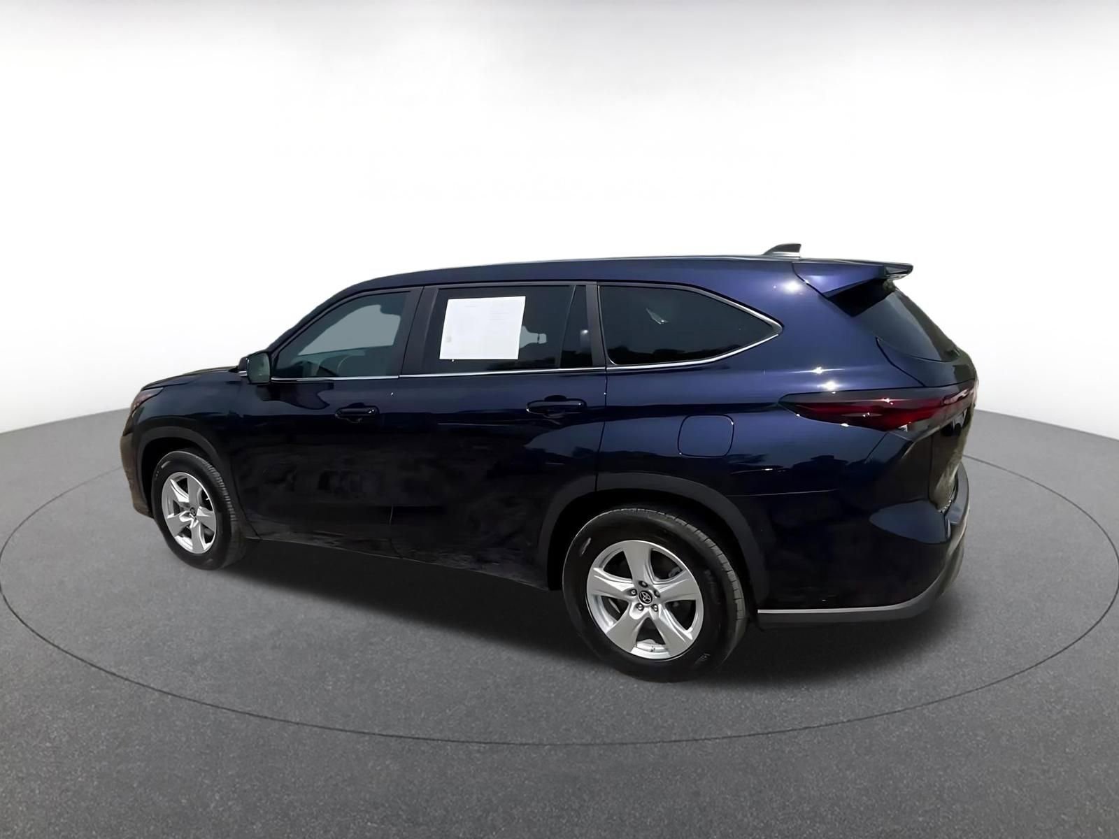 Thumbnail: 2025 Toyota Highlander - 10