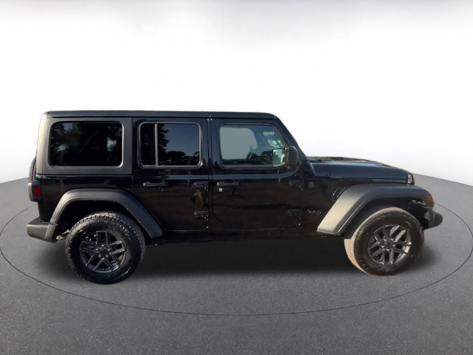 Thumbnail: 2025 Jeep Wrangler - 15