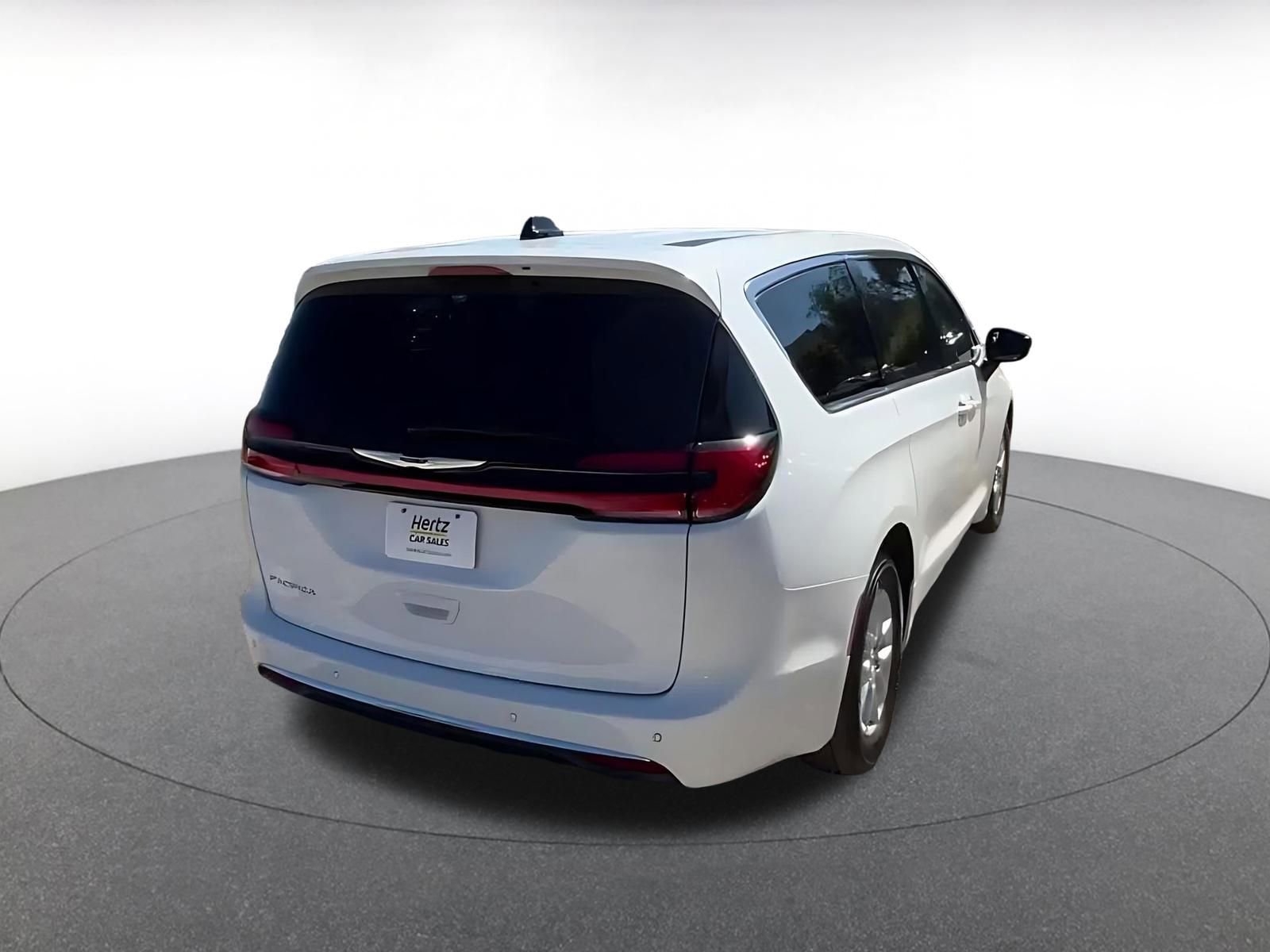 Thumbnail: 2025 Chrysler Pacifica - 14