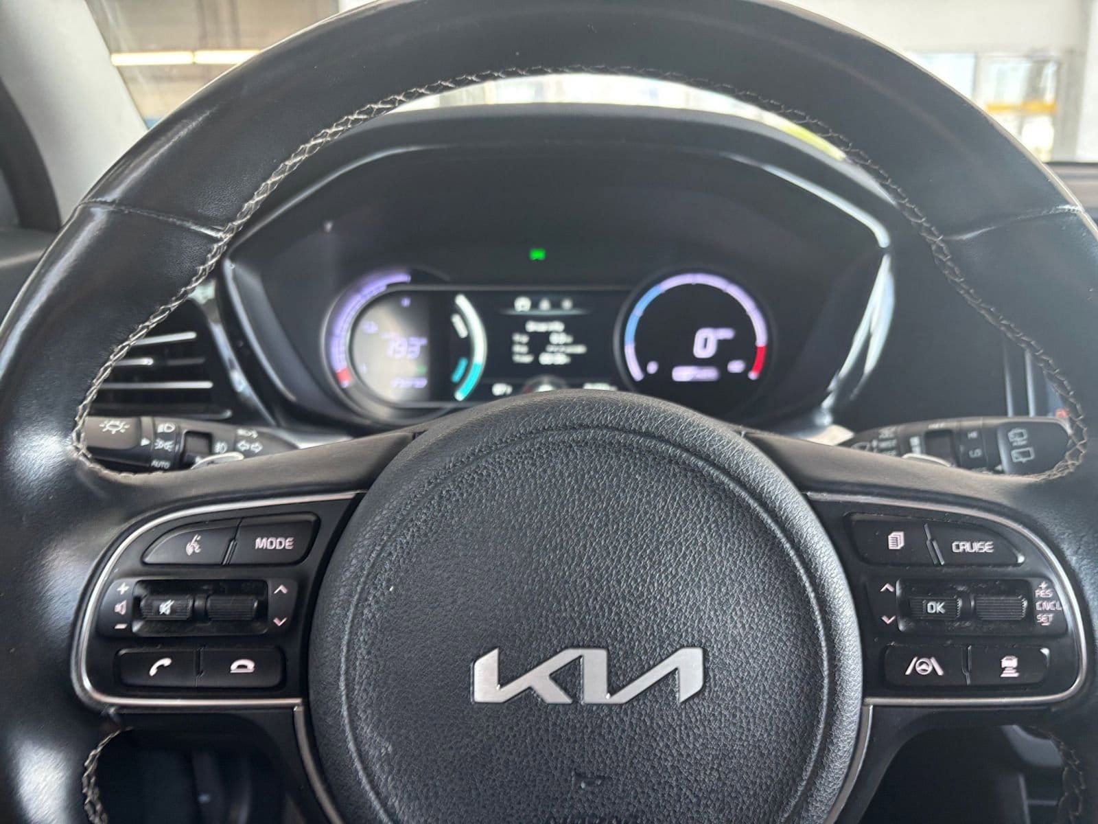 Thumbnail: 2022 Kia Niro - 32