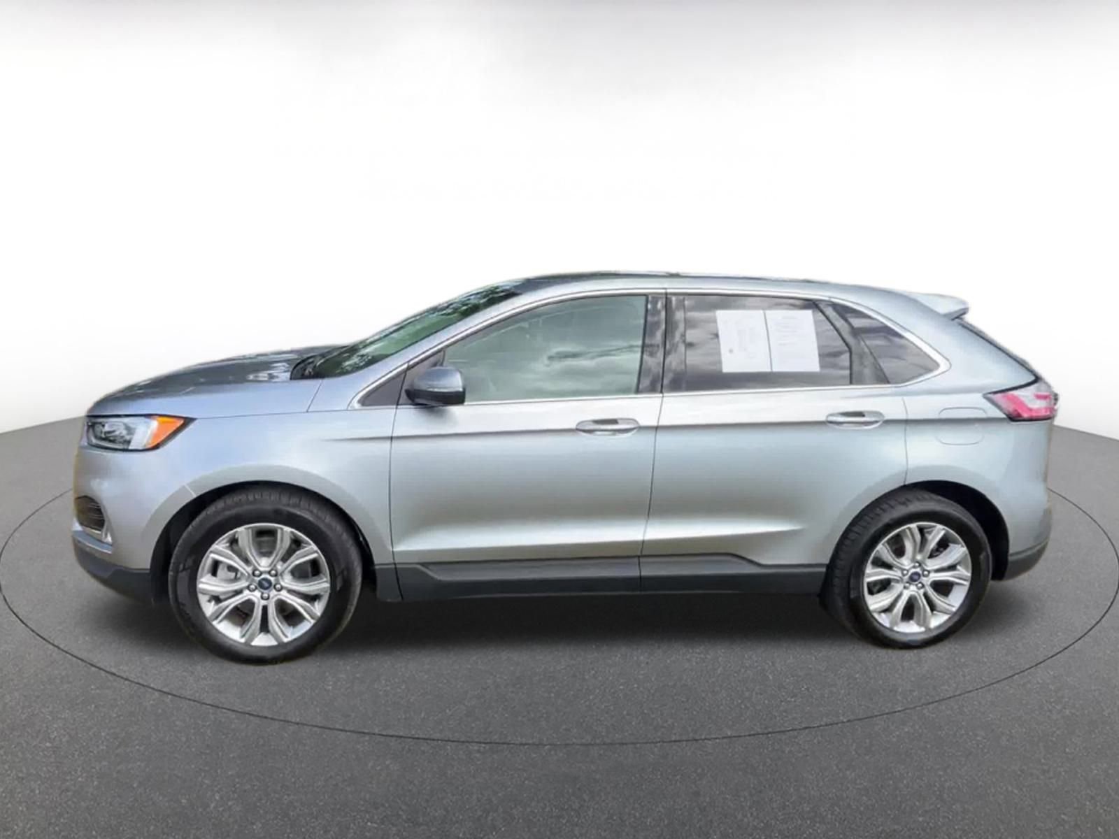 Thumbnail: 2022 Ford Edge - 9