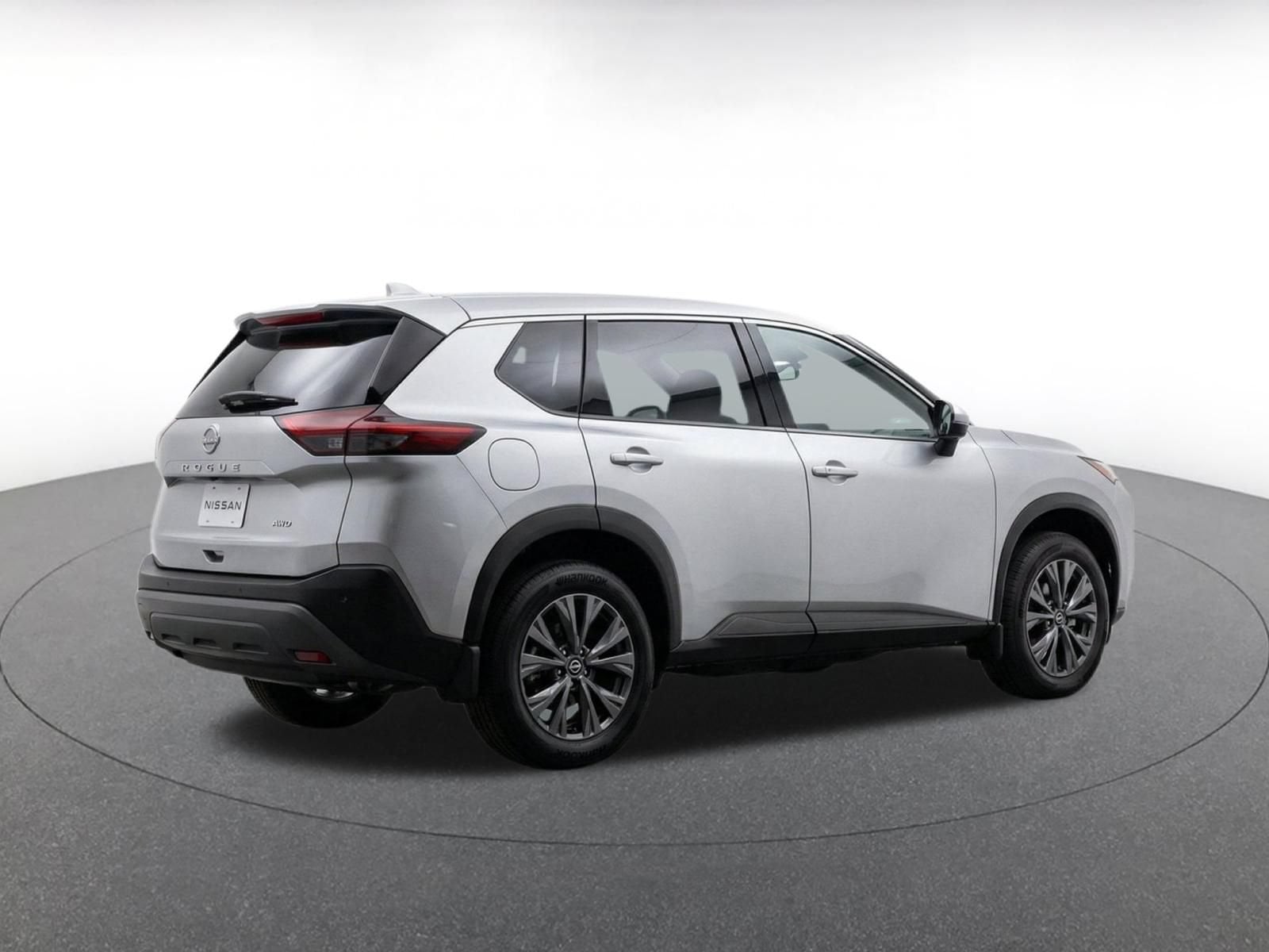 Thumbnail: 2025 Nissan Rogue - 9