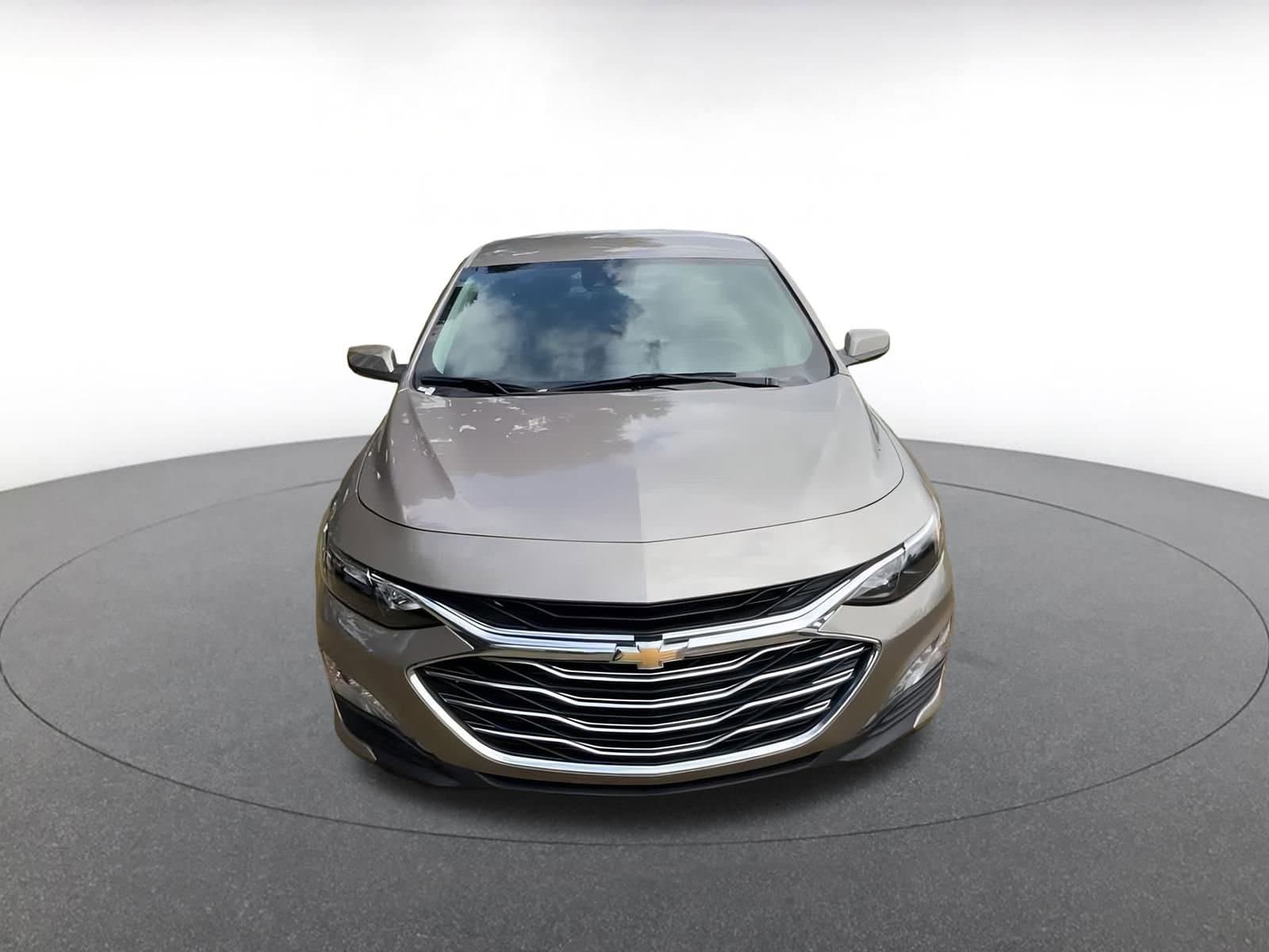 Thumbnail: 2024 Chevrolet Malibu - 4