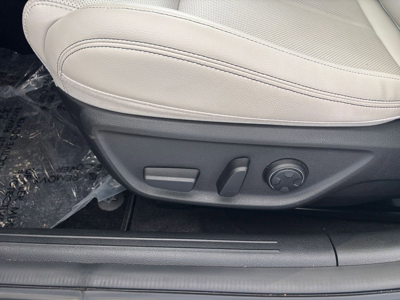 Thumbnail: 2025 Genesis G70 - 24