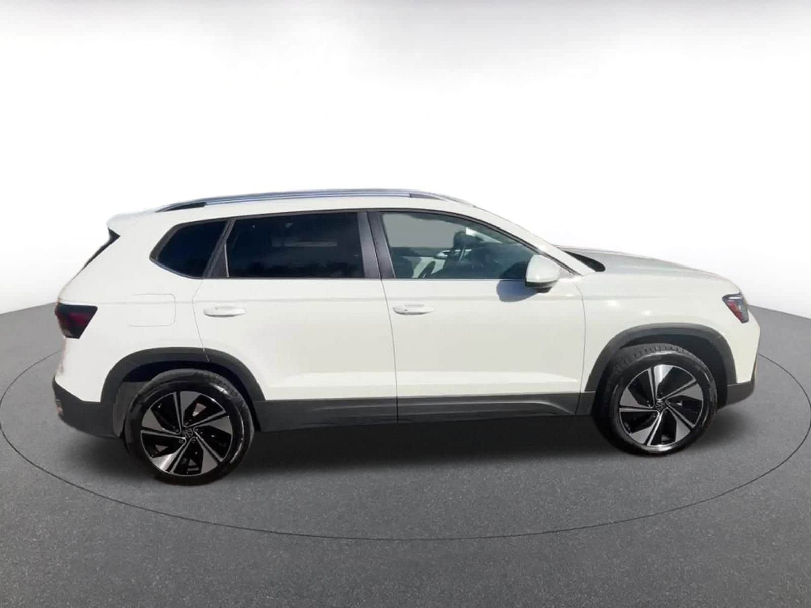 Thumbnail: 2025 Volkswagen Taos - 16