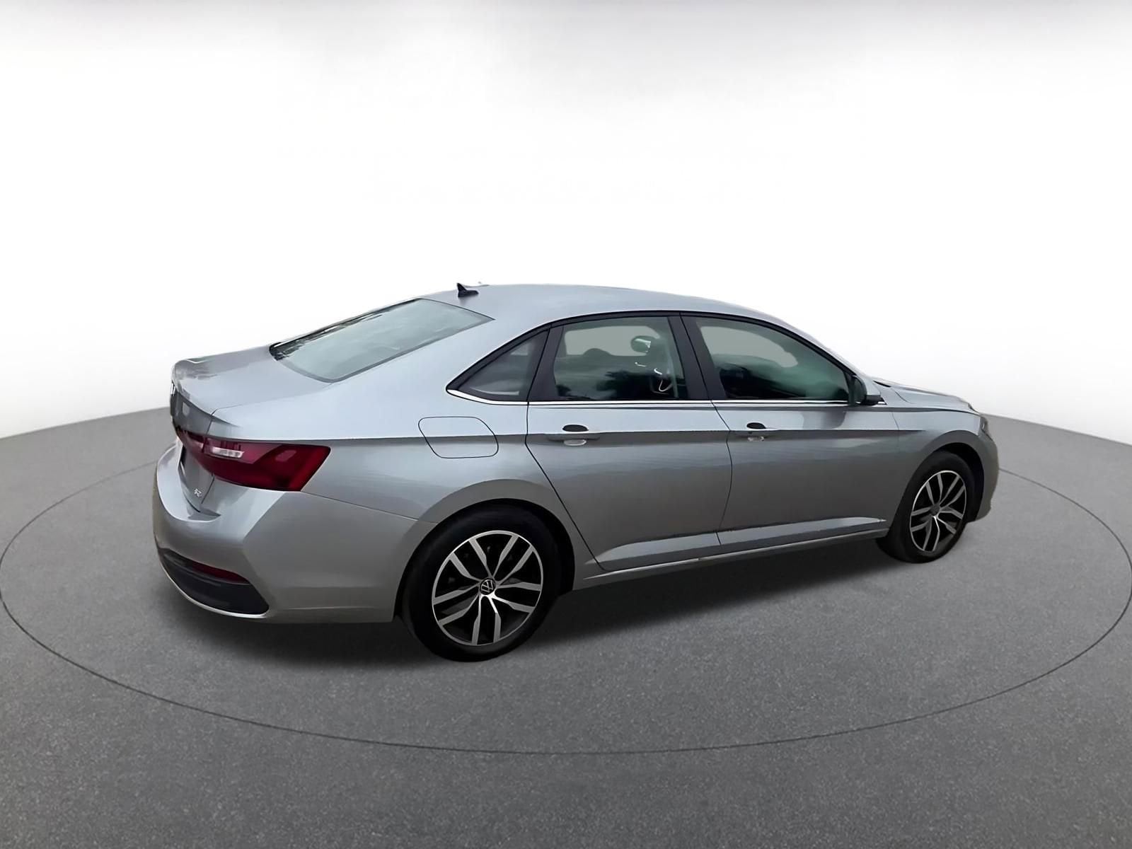 Thumbnail: 2025 Volkswagen Jetta - 15