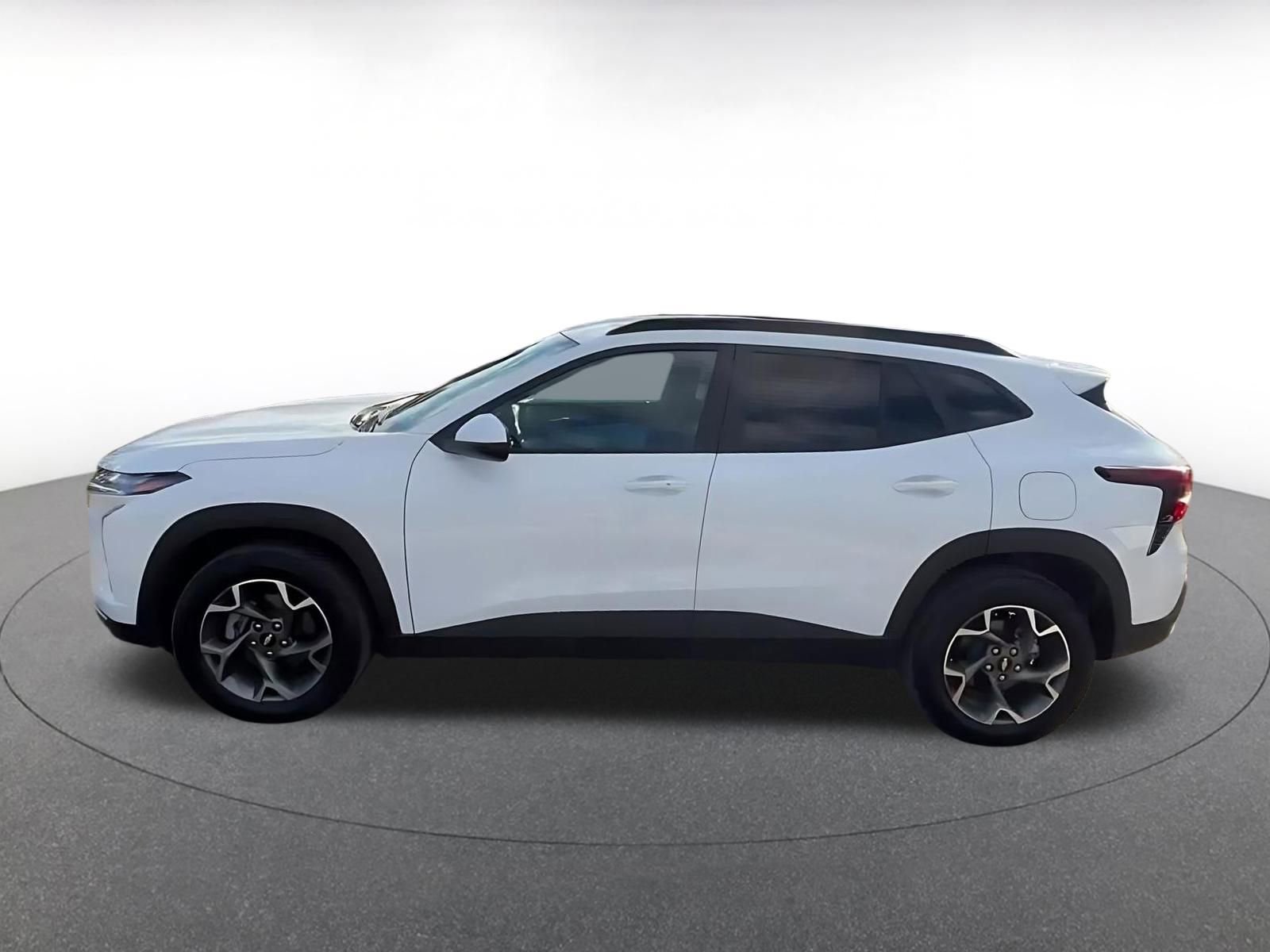 Thumbnail: 2025 Chevrolet Trax - 9