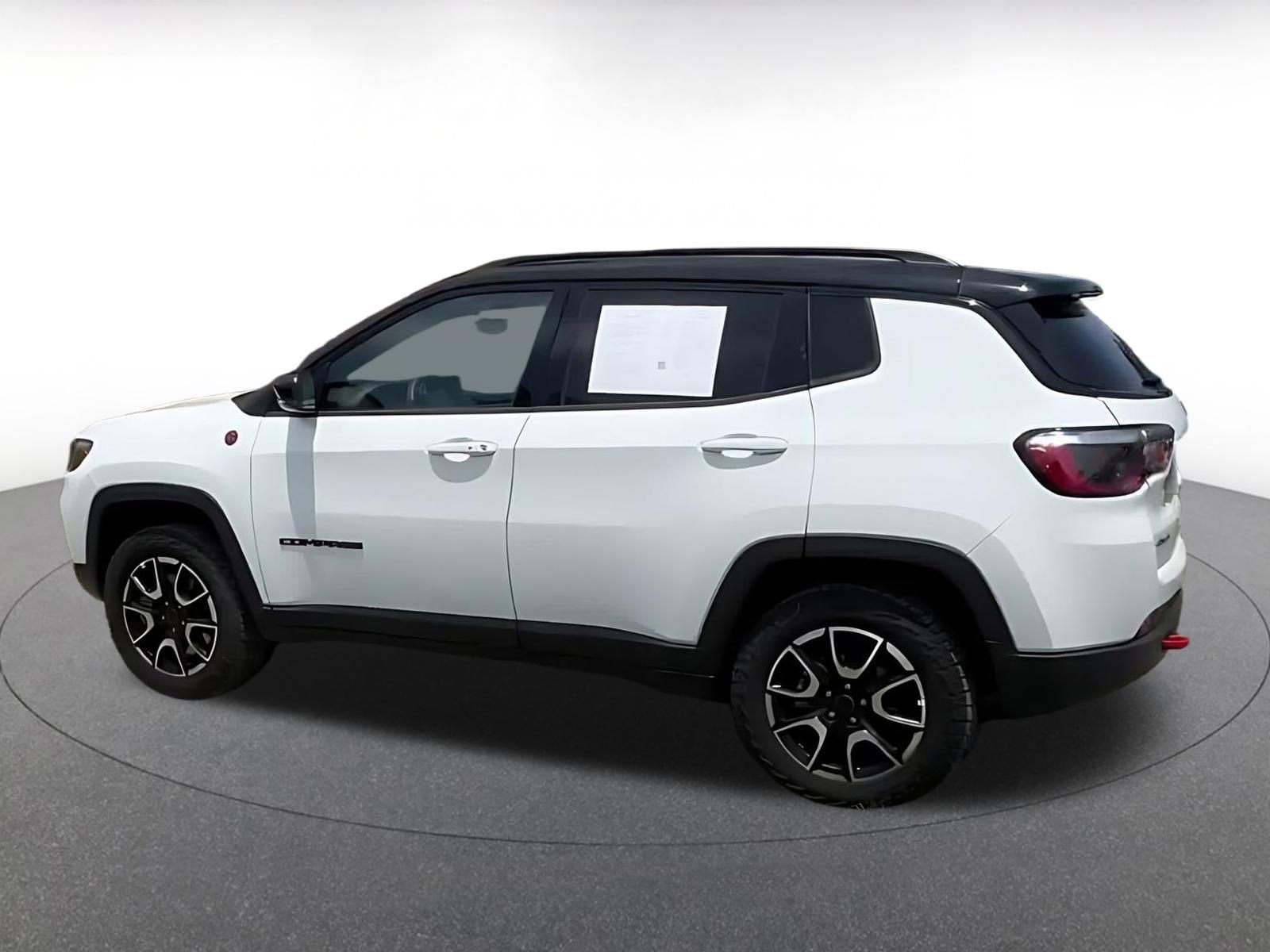 Thumbnail: 2025 Jeep Compass - 9