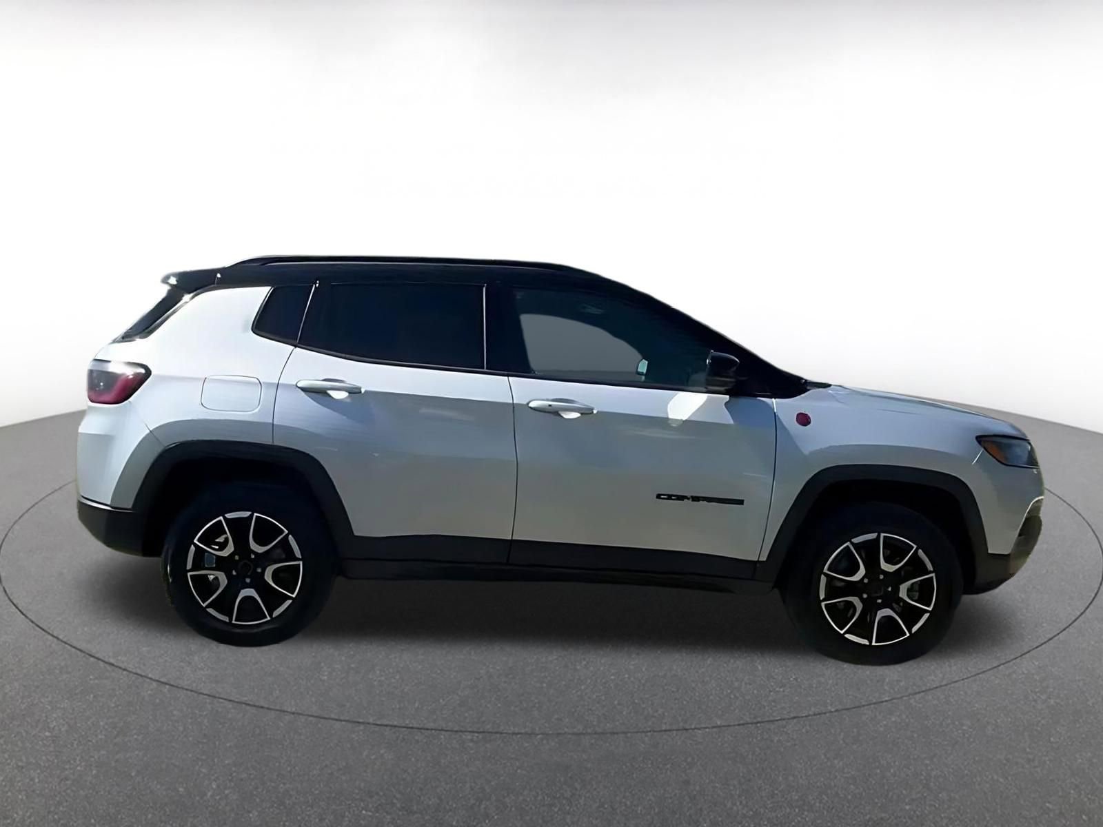 Thumbnail: 2025 Jeep Compass - 16